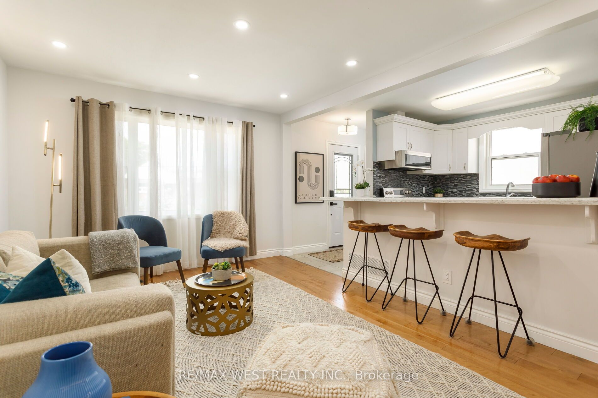 42 Stephen Drive Property Photo 8