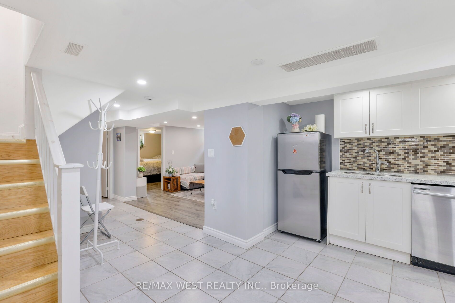 42 Stephen Drive Property Photo 33