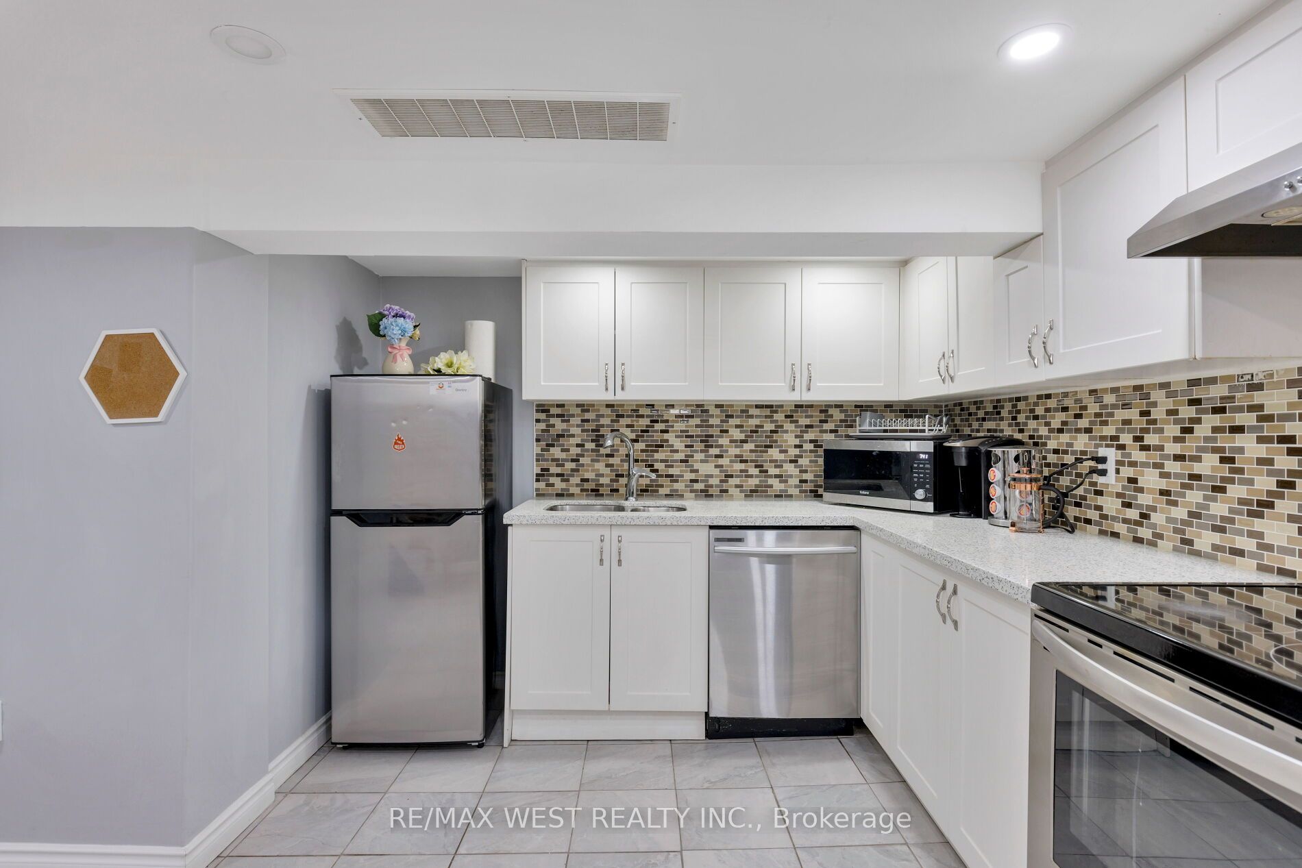 42 Stephen Drive Property Photo 35