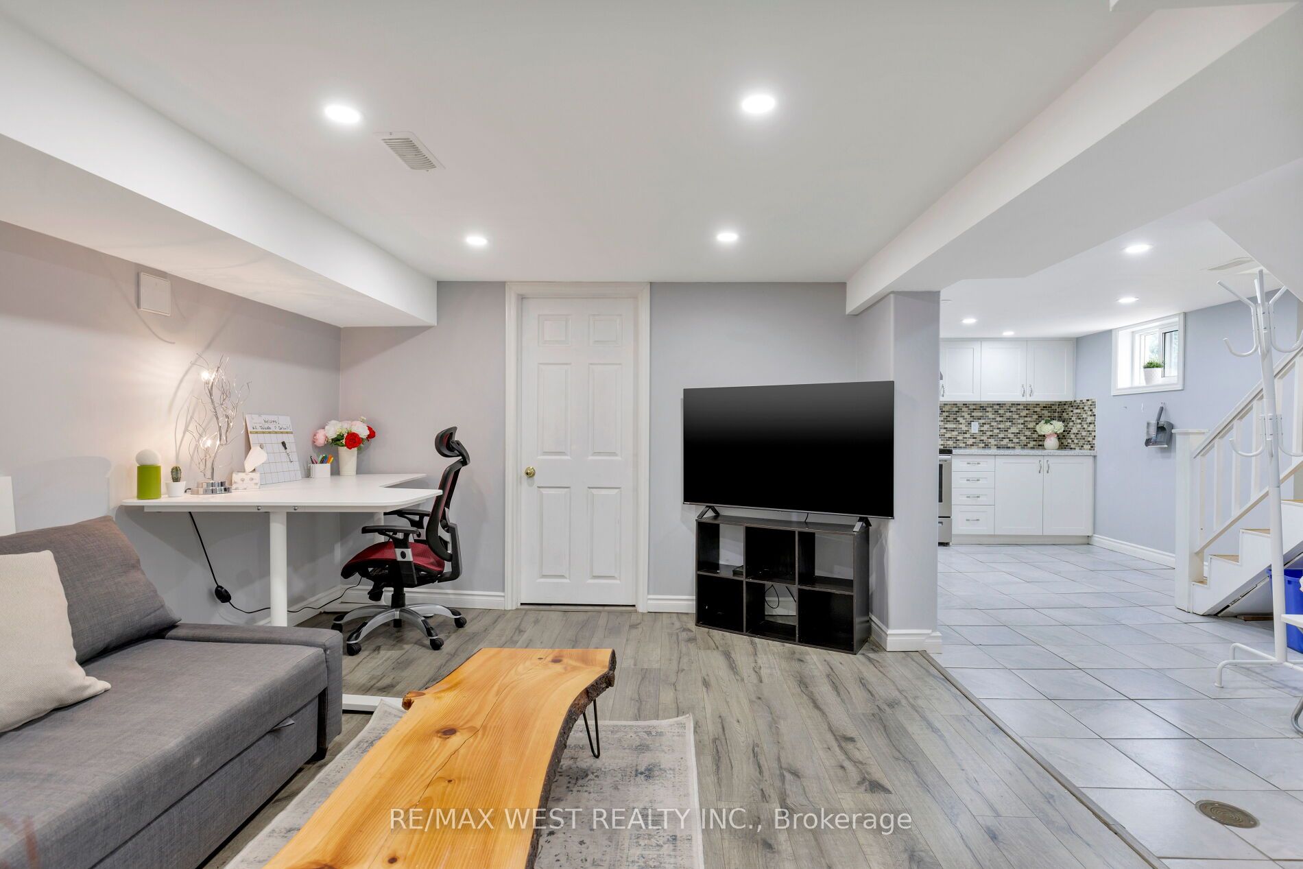 42 Stephen Drive Property Photo 36