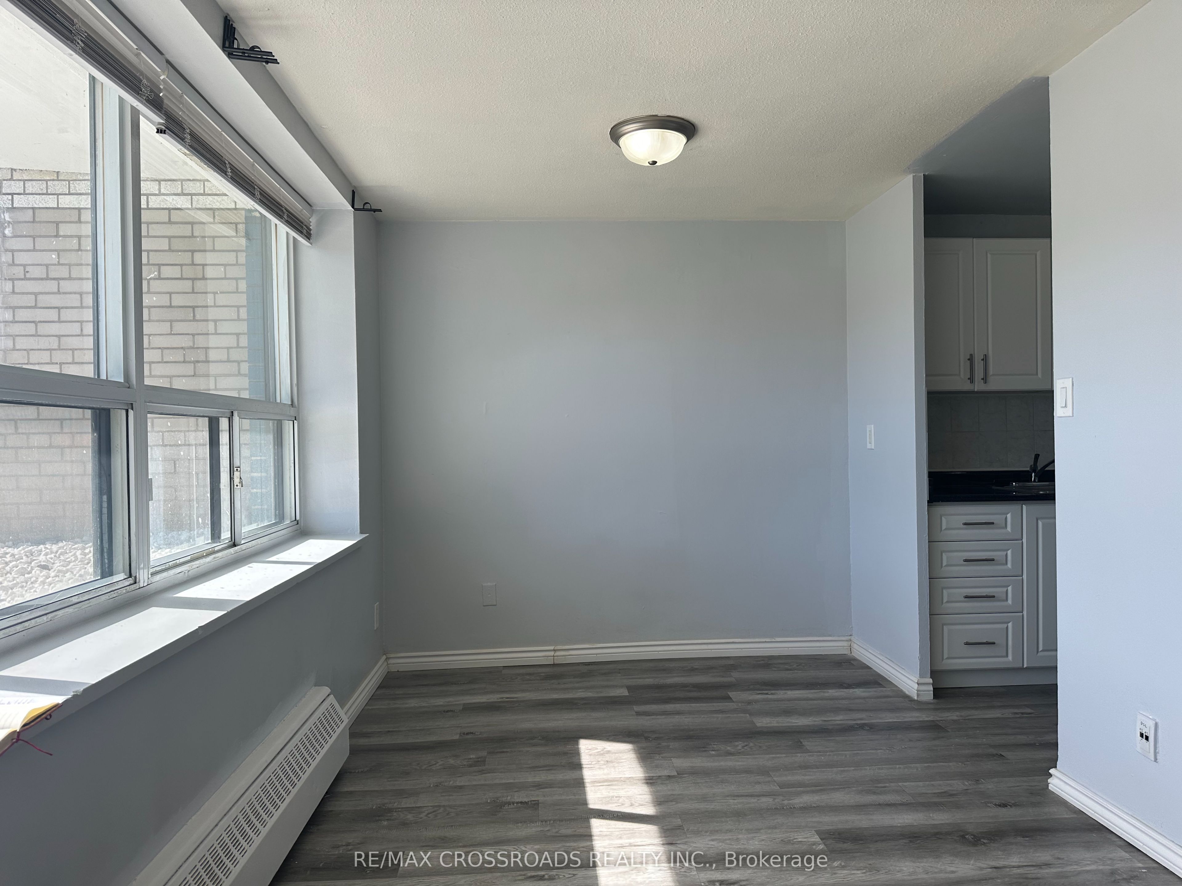 363 Lakeshore Road E 102 Property Photo 4