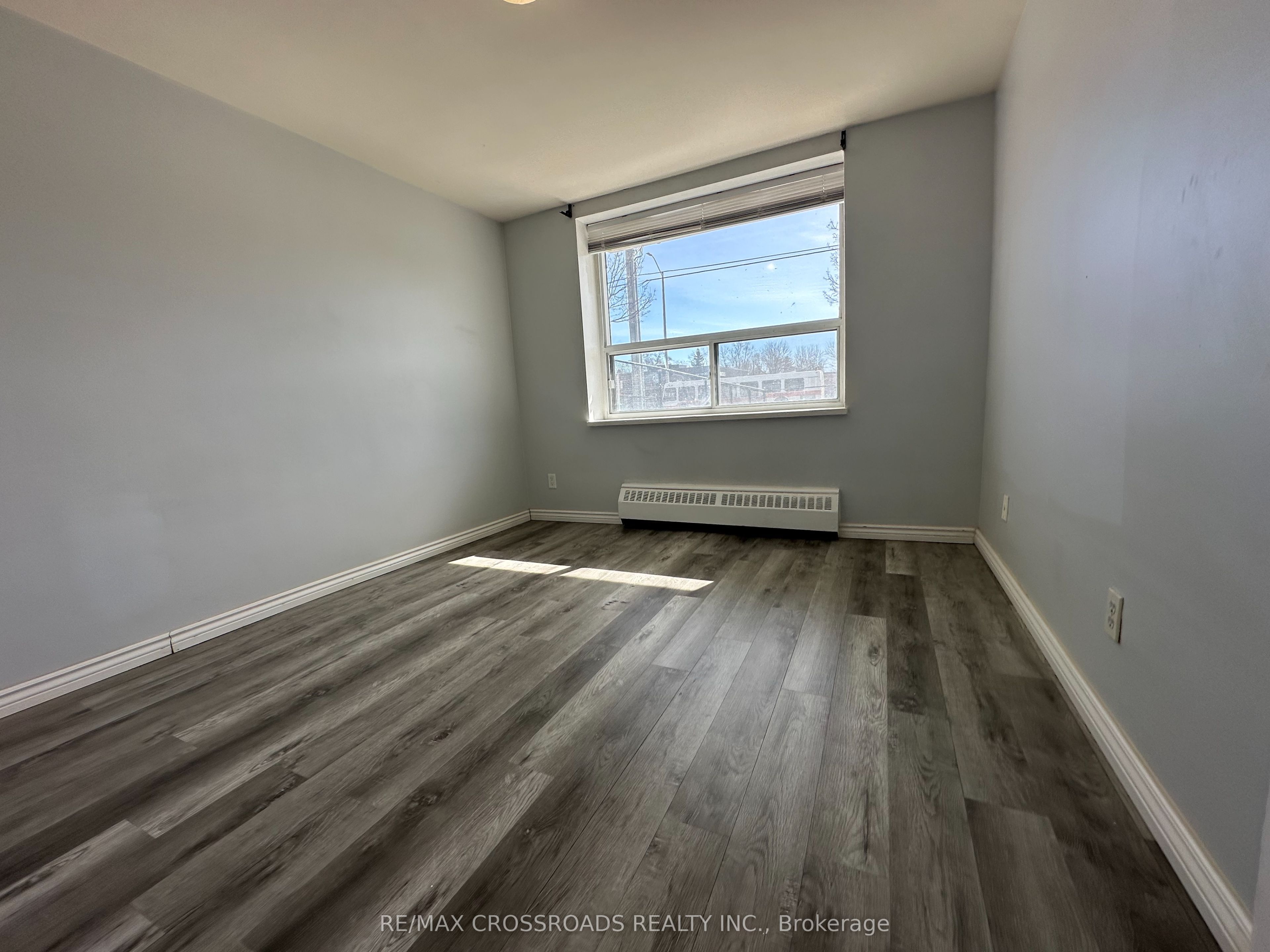 363 Lakeshore Road E 102 Property Photo 7