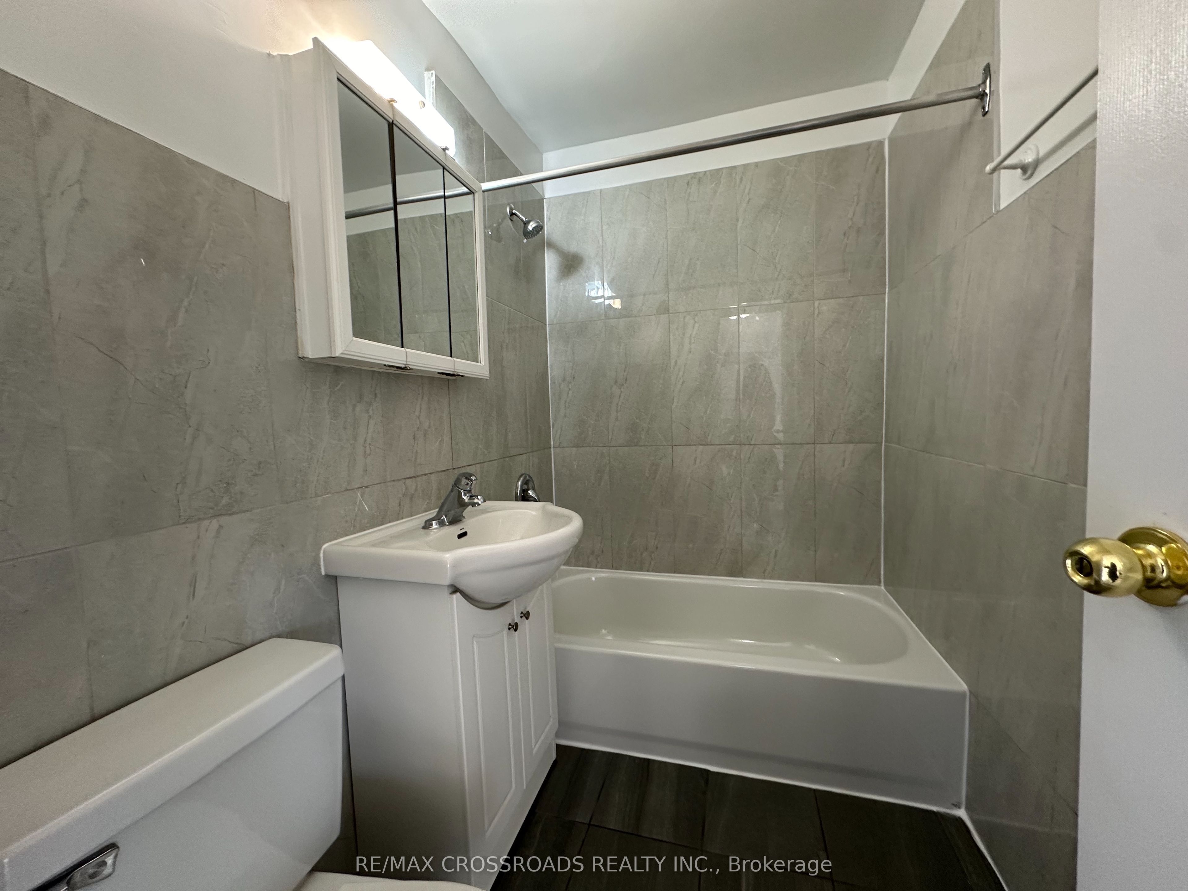 363 Lakeshore Road E 102 Property Photo 8