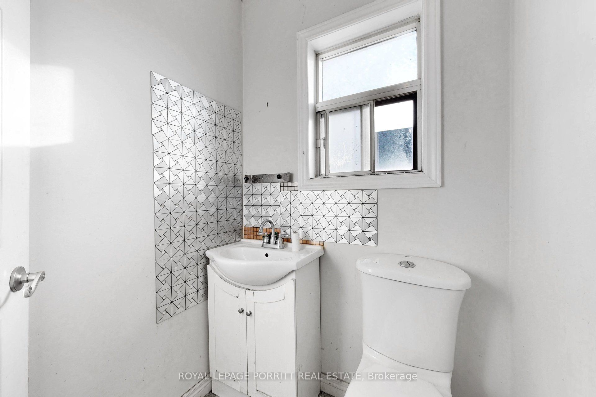 1 Towns Road N Property Photo 22