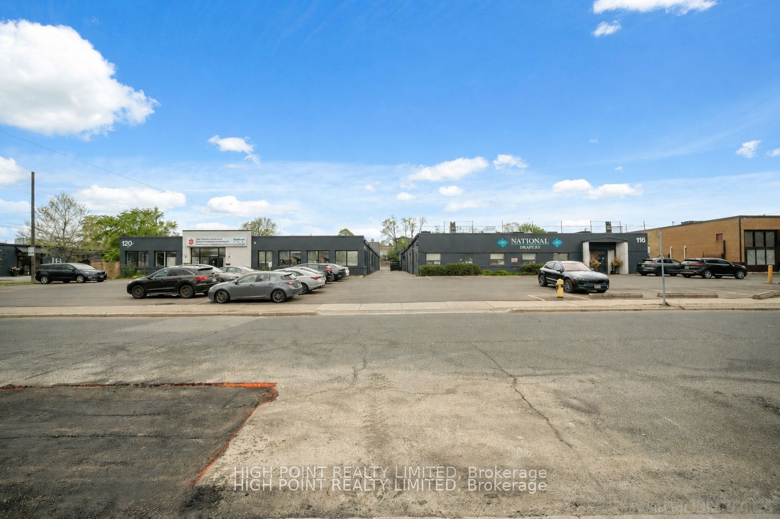 116-120 Tycos Drive Property Photo 4