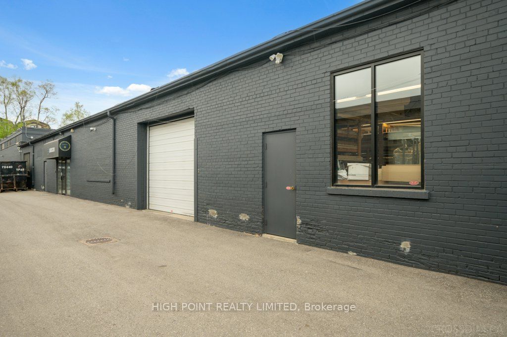116-120 Tycos Drive Property Photo 7