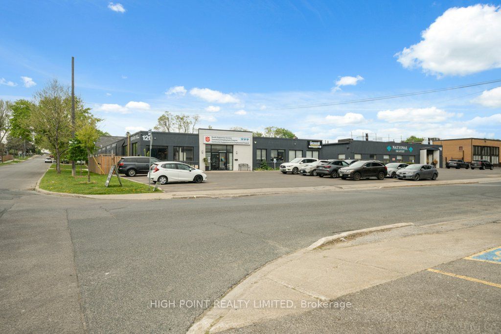 116-120 Tycos Drive Property Photo 11
