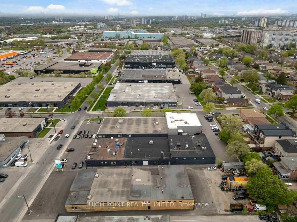 116-120 Tycos Drive Property Photo 14