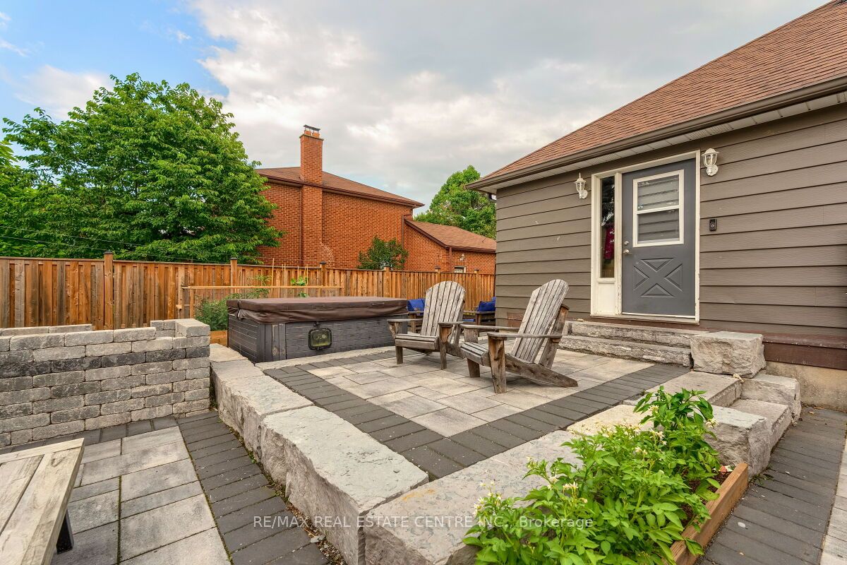 33 Miles Street Property Photo 15