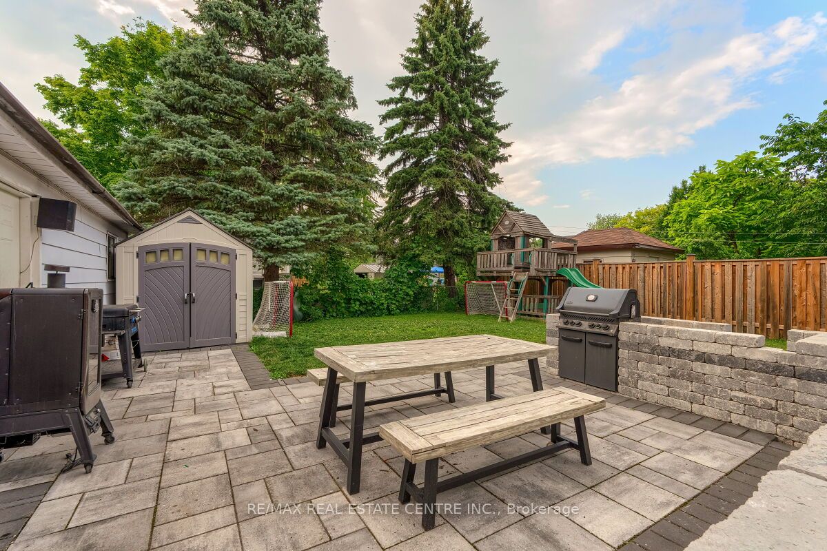 33 Miles Street Property Photo 17