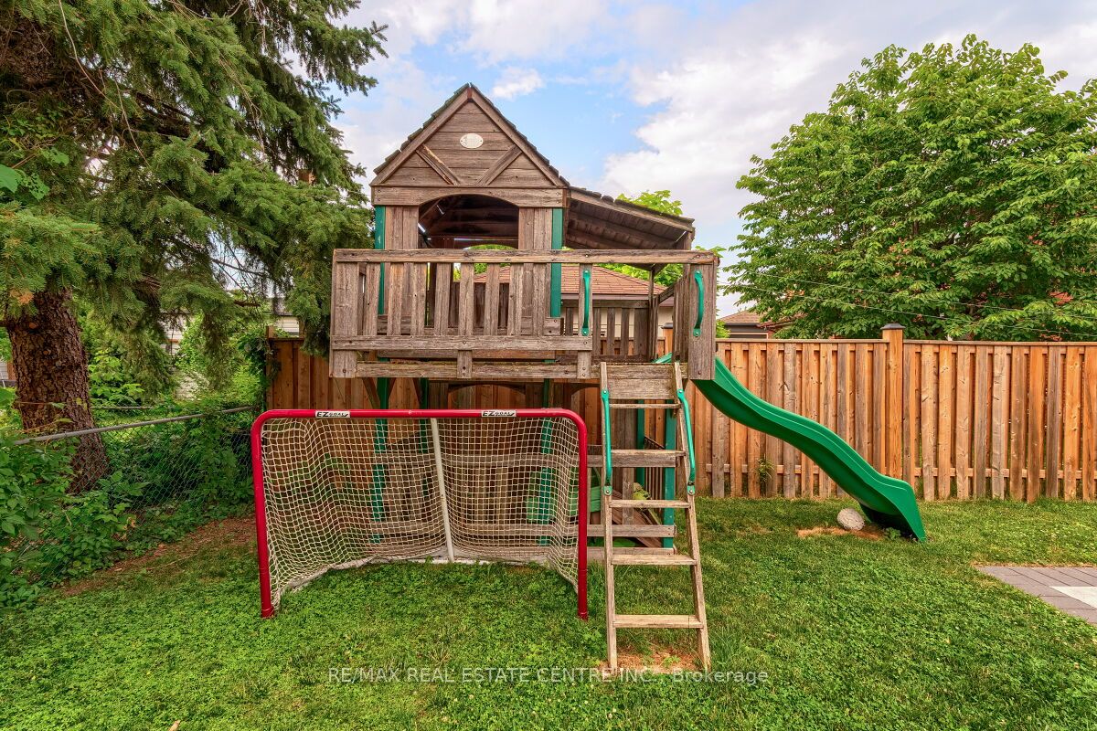 33 Miles Street Property Photo 19