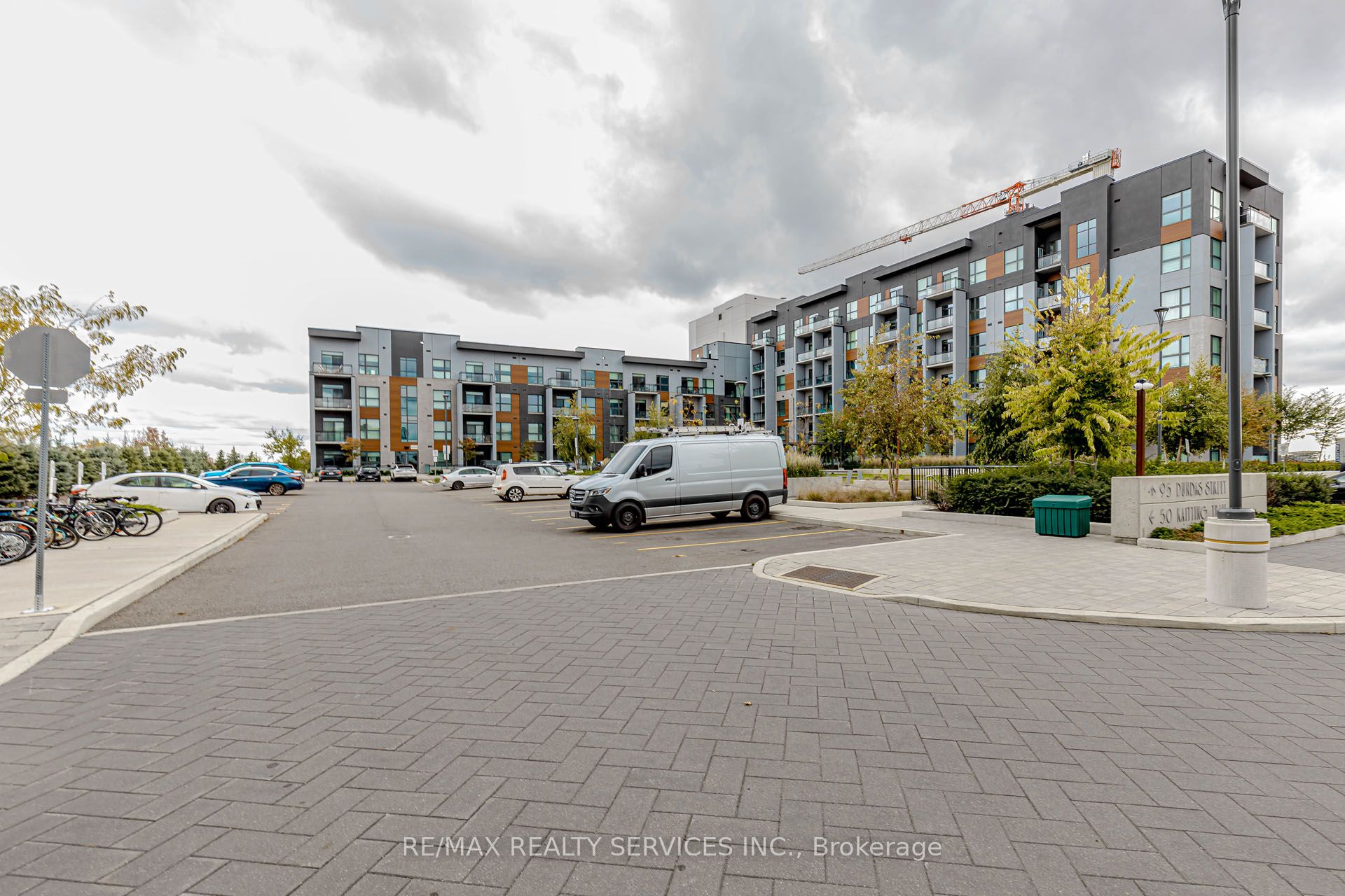 95 Dundas Street W 101 Property Photo 2