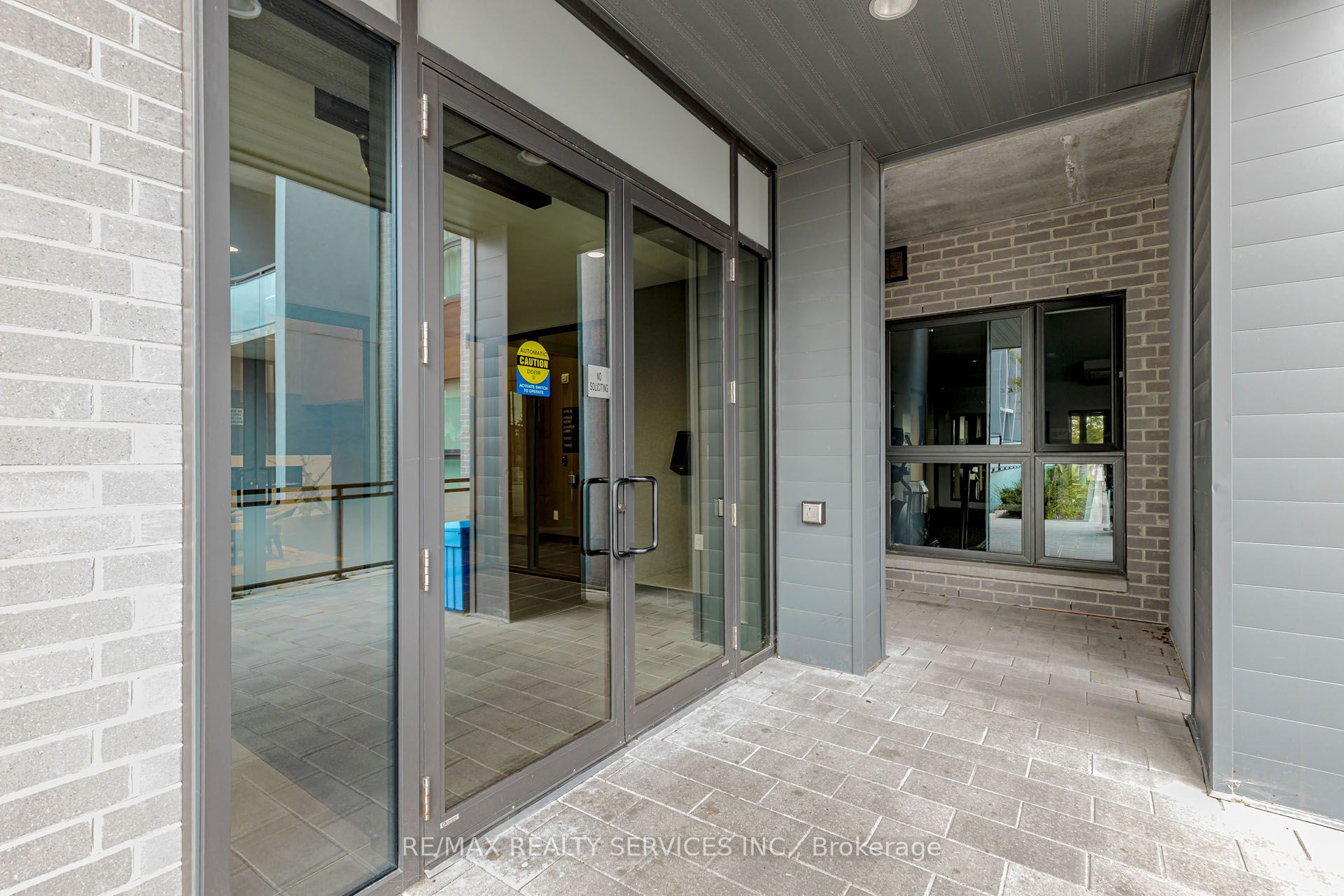 95 Dundas Street W 101 Property Photo 7