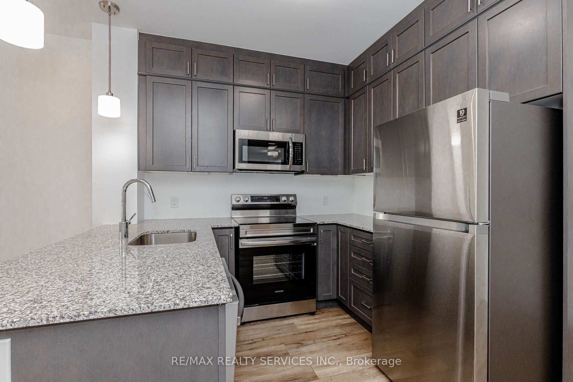 95 Dundas Street W 101 Property Photo 17