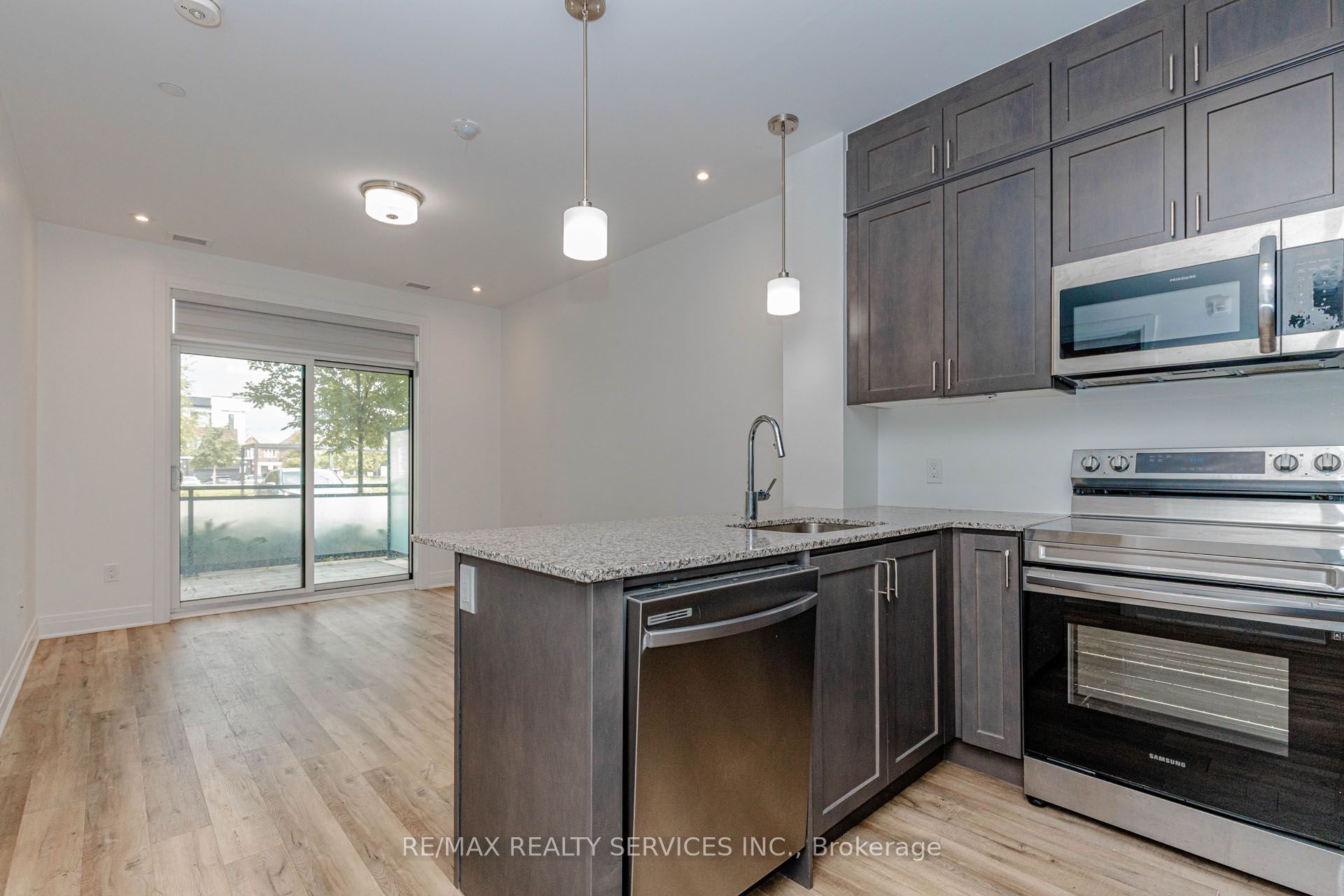 95 Dundas Street W 101 Property Photo 18