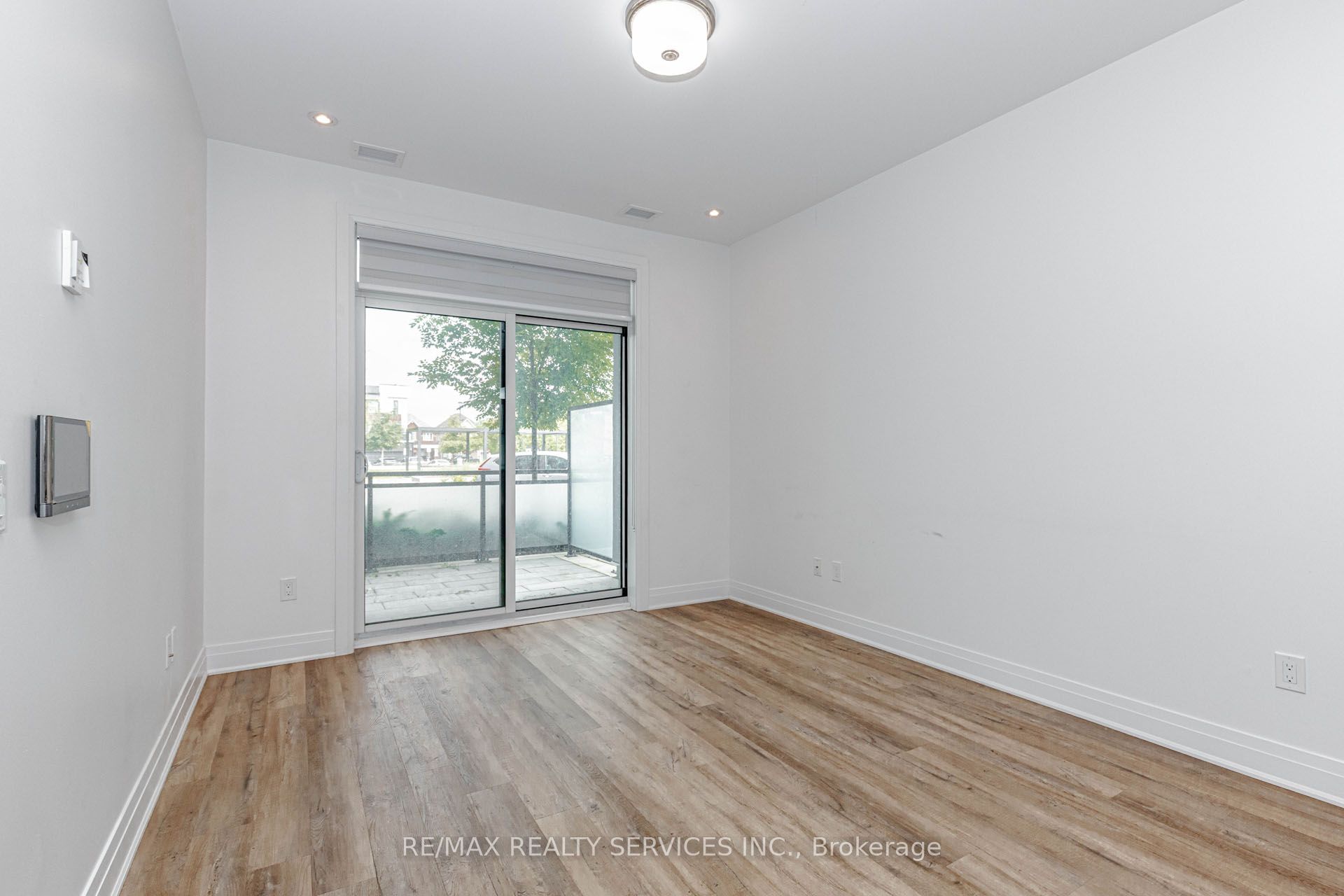 95 Dundas Street W 101 Property Photo 21