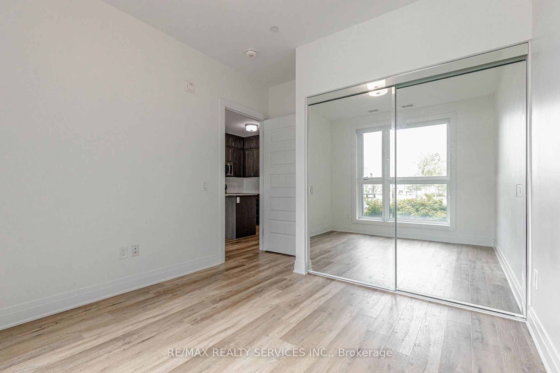 95 Dundas Street W 101 Property Photo 24
