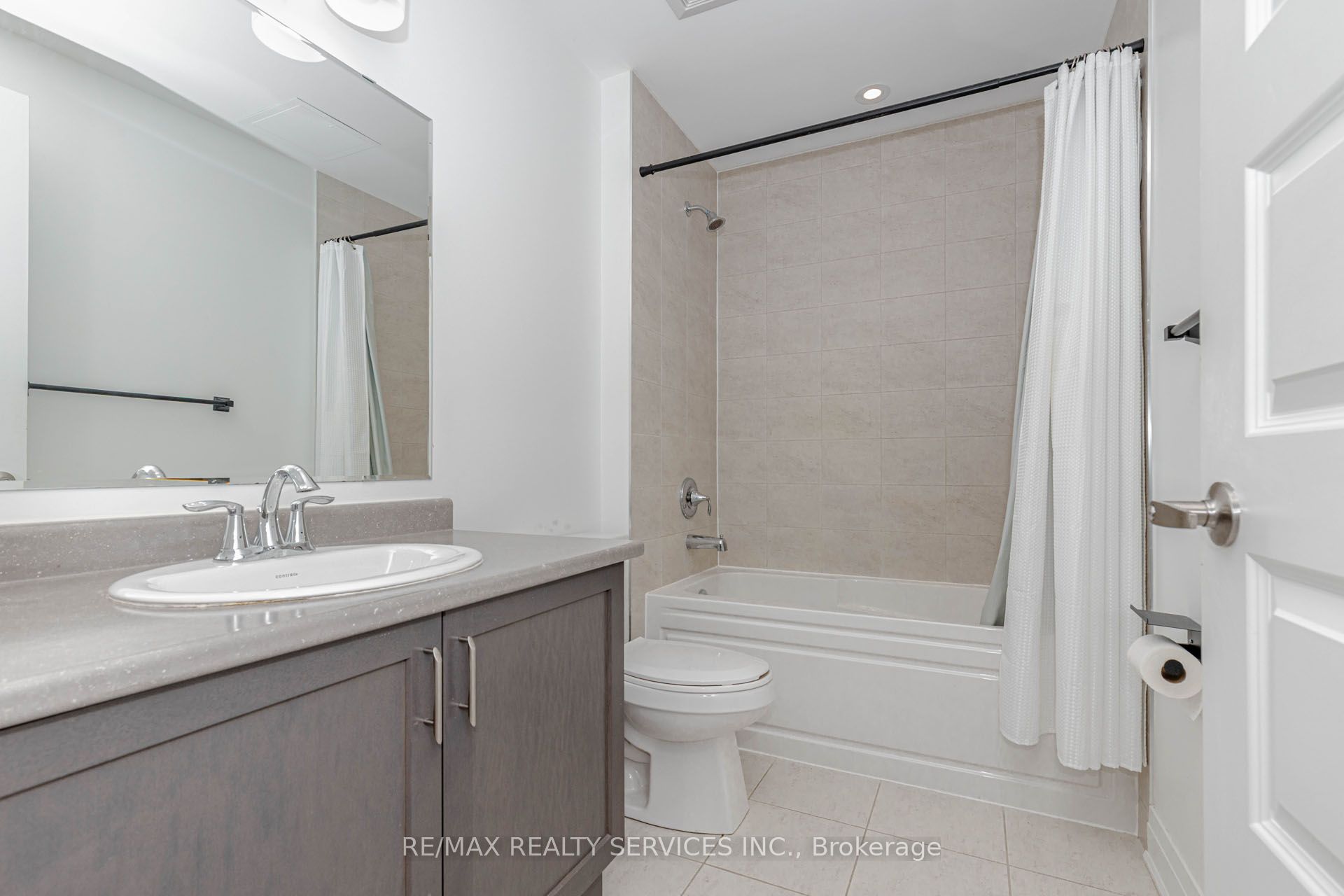 95 Dundas Street W 101 Property Photo 25