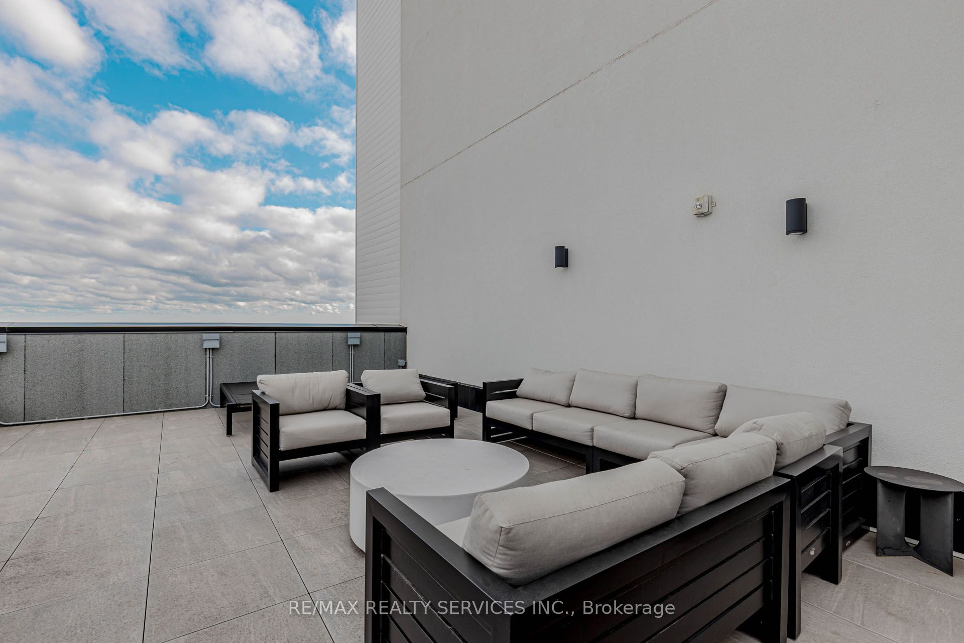 95 Dundas Street W 101 Property Photo 34