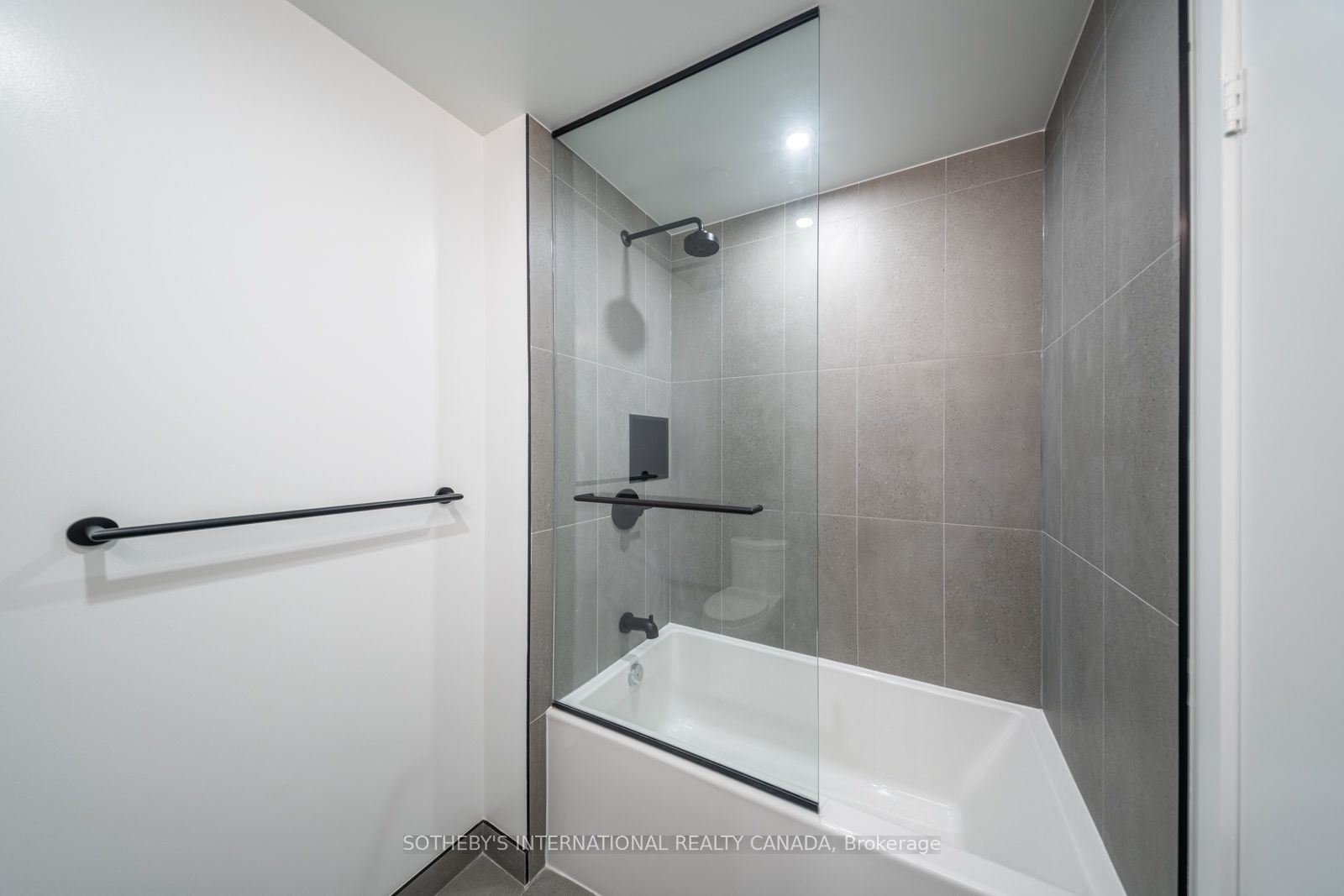 5 York Garden Way 703 Property Photo 11