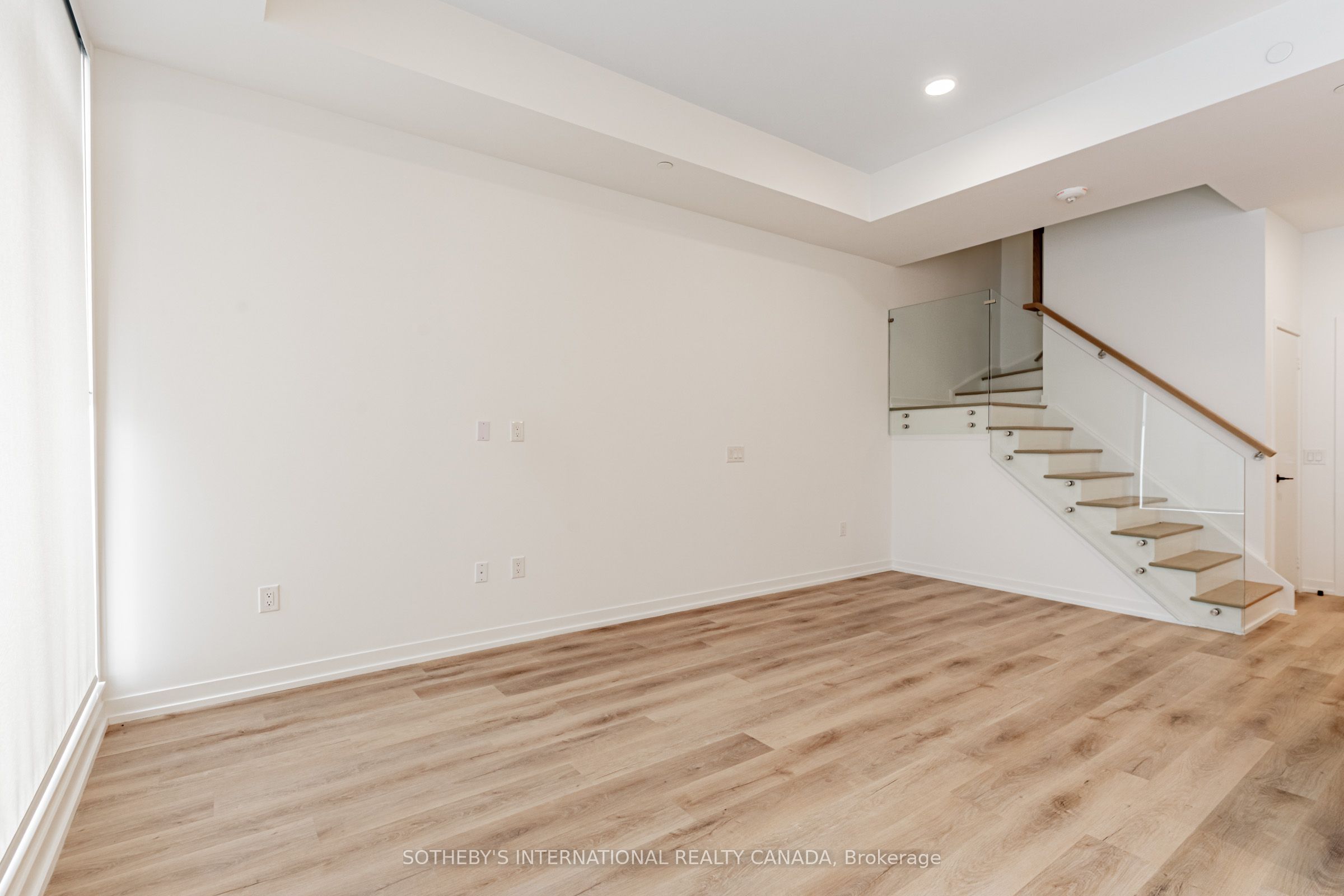 5 York Garden Way Th#101 Property Photo 6