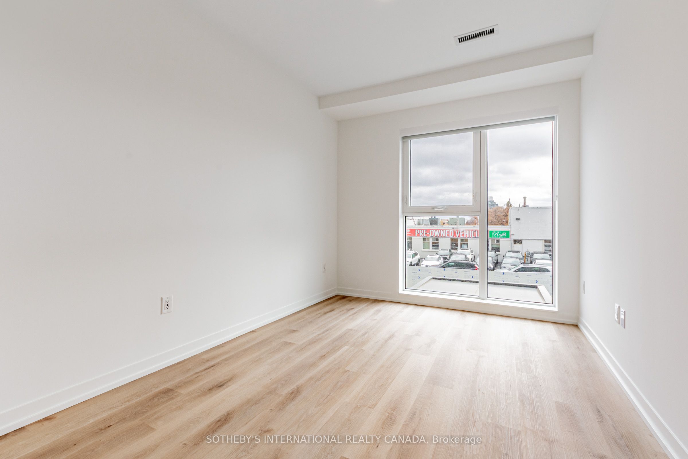 5 York Garden Way Th#101 Property Photo 11