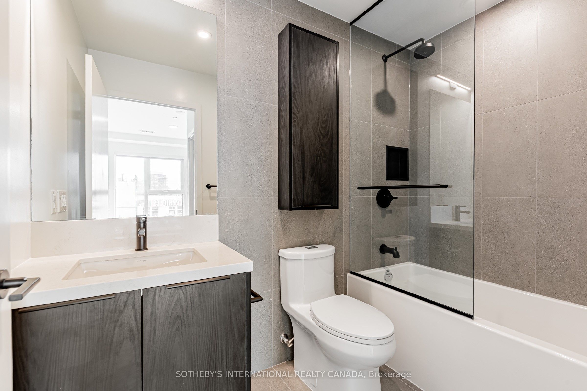 5 York Garden Way Th#101 Property Photo 14