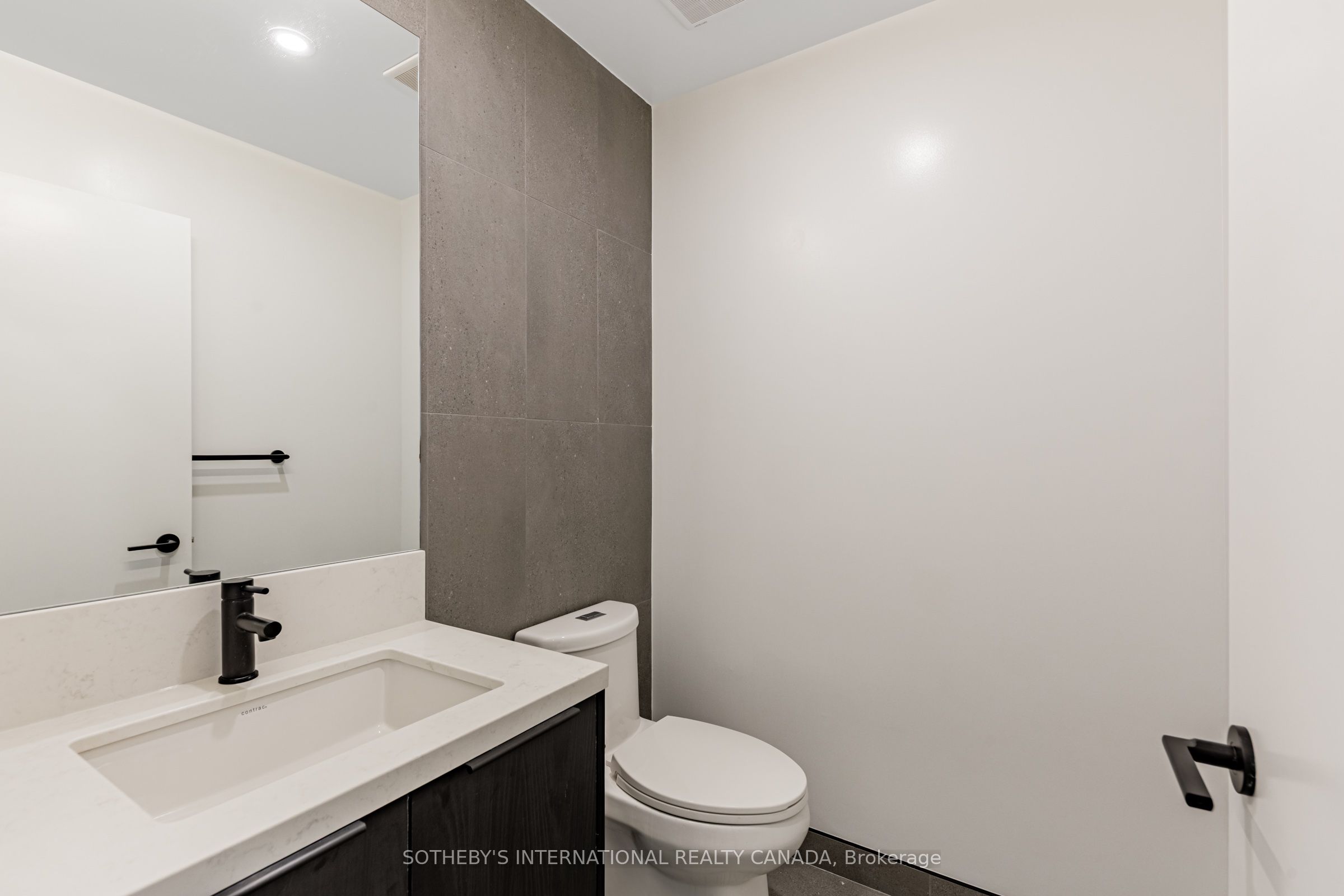 5 York Garden Way Th#101 Property Photo 17