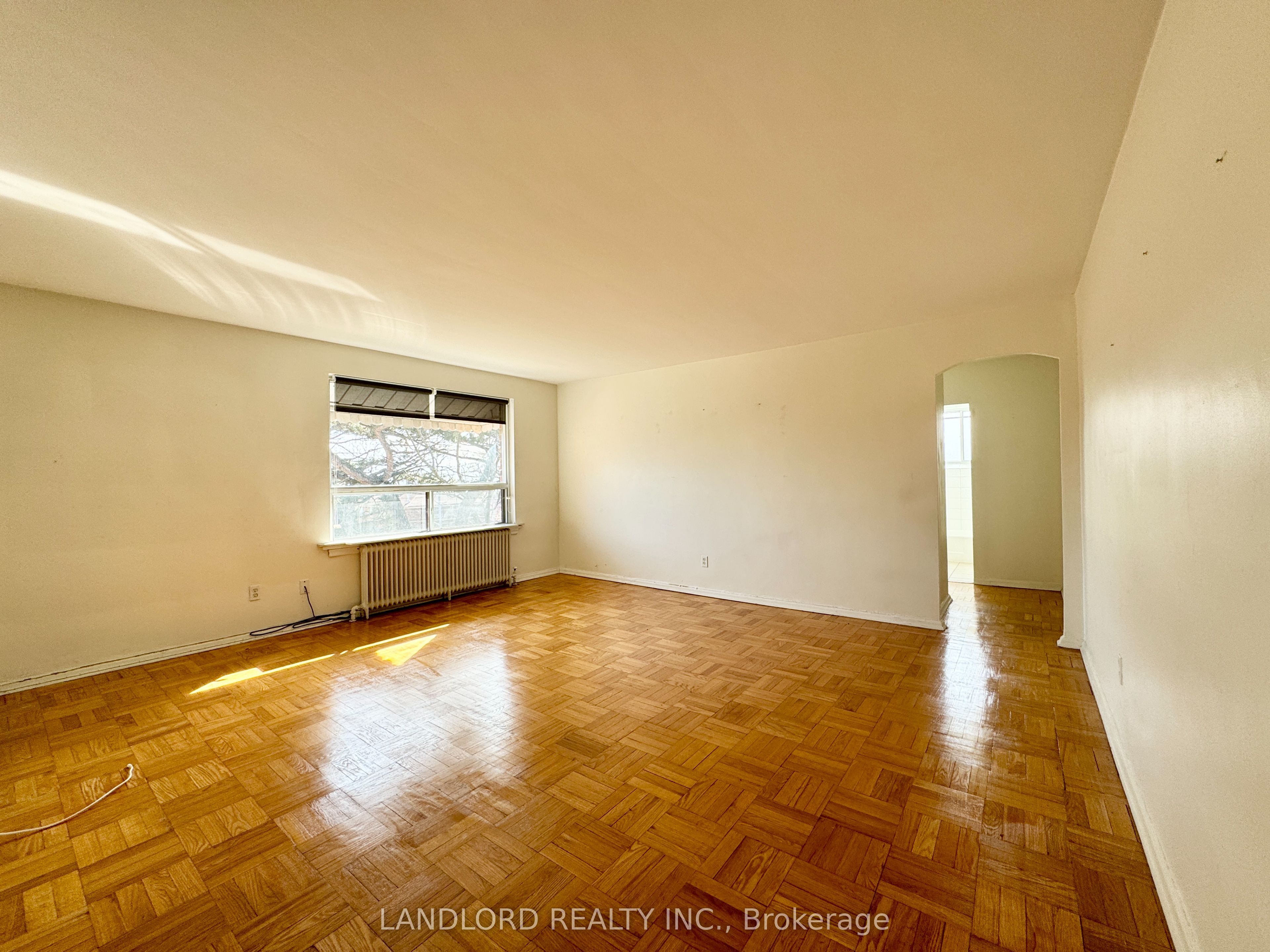 2696 Lake Shore Boulevard W 5 Property Photo 4