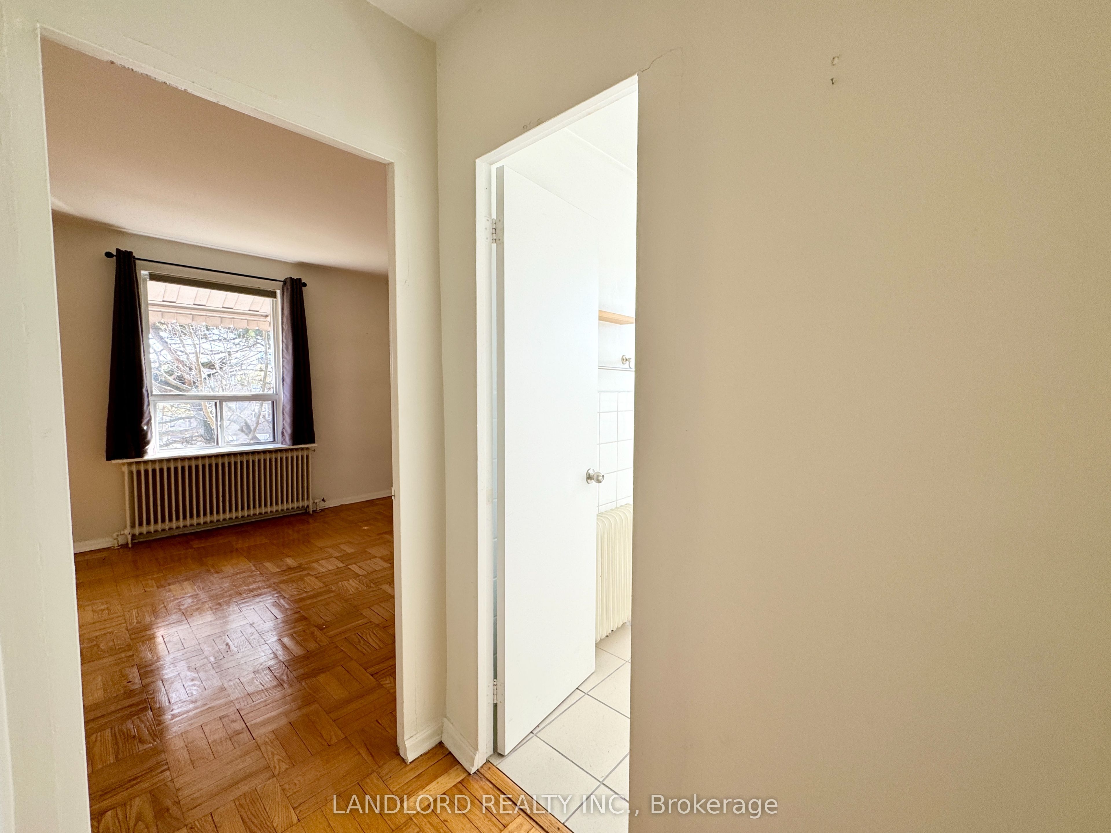 2696 Lake Shore Boulevard W 5 Property Photo 7