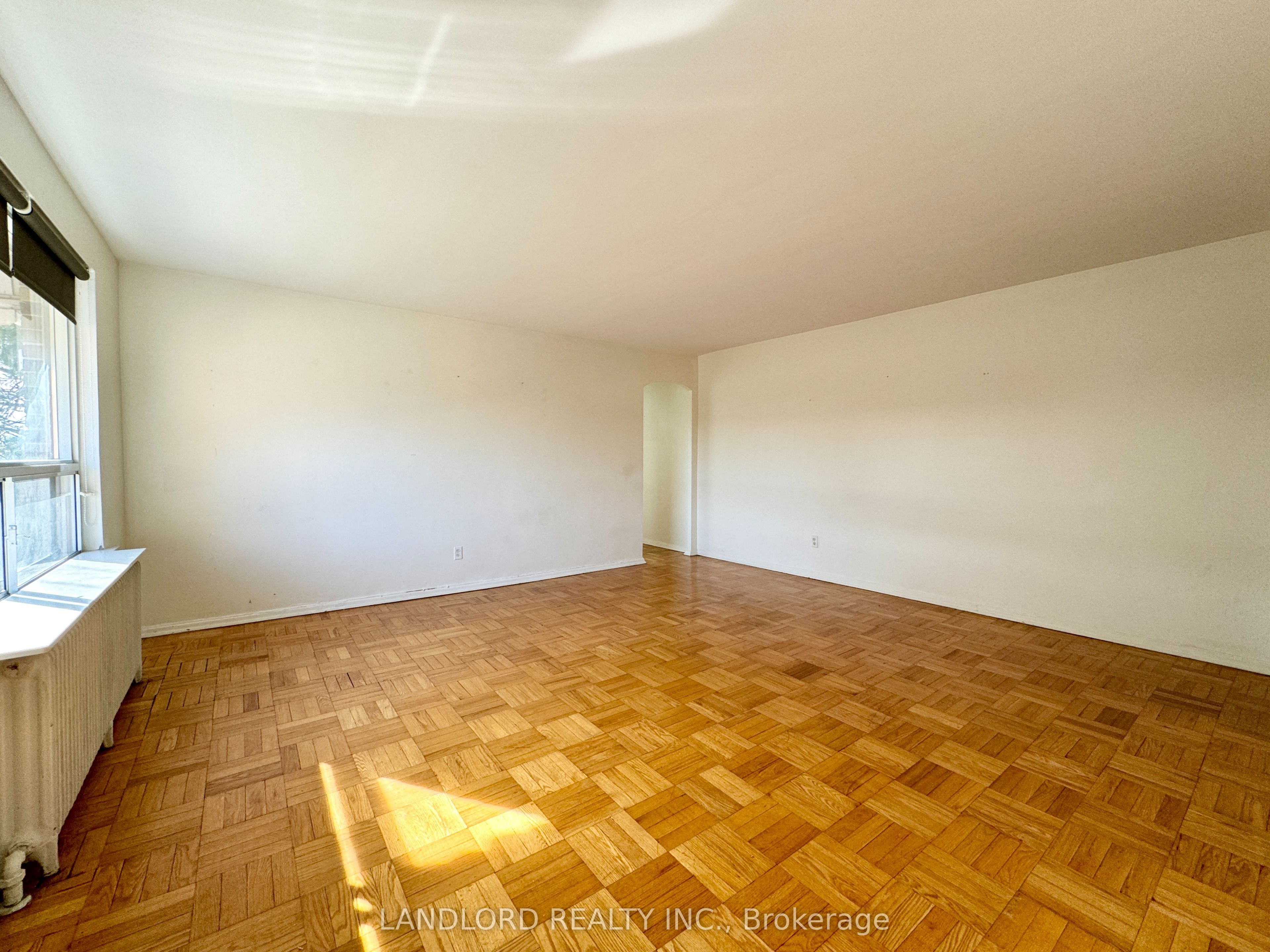 2696 Lake Shore Boulevard W 5 Property Photo 12