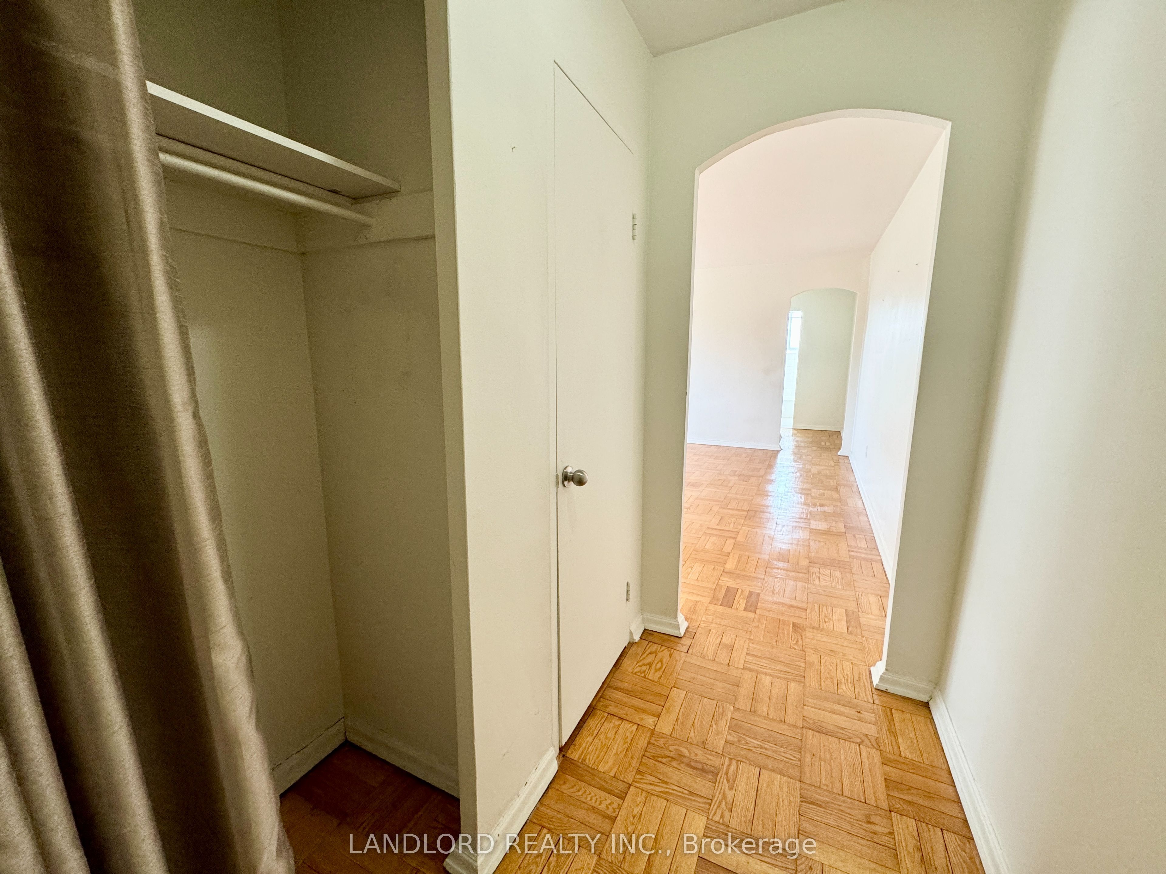 2696 Lake Shore Boulevard W 5 Property Photo 13