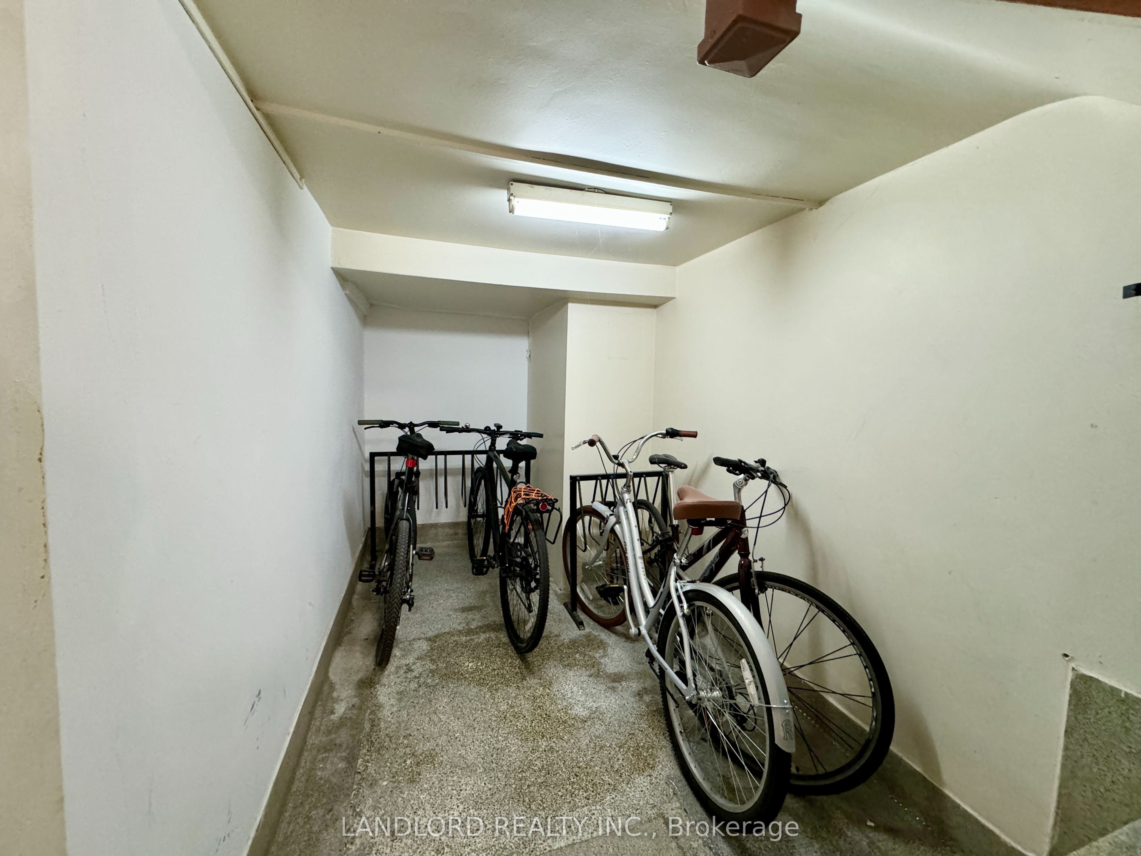 2696 Lake Shore Boulevard W 5 Property Photo 15