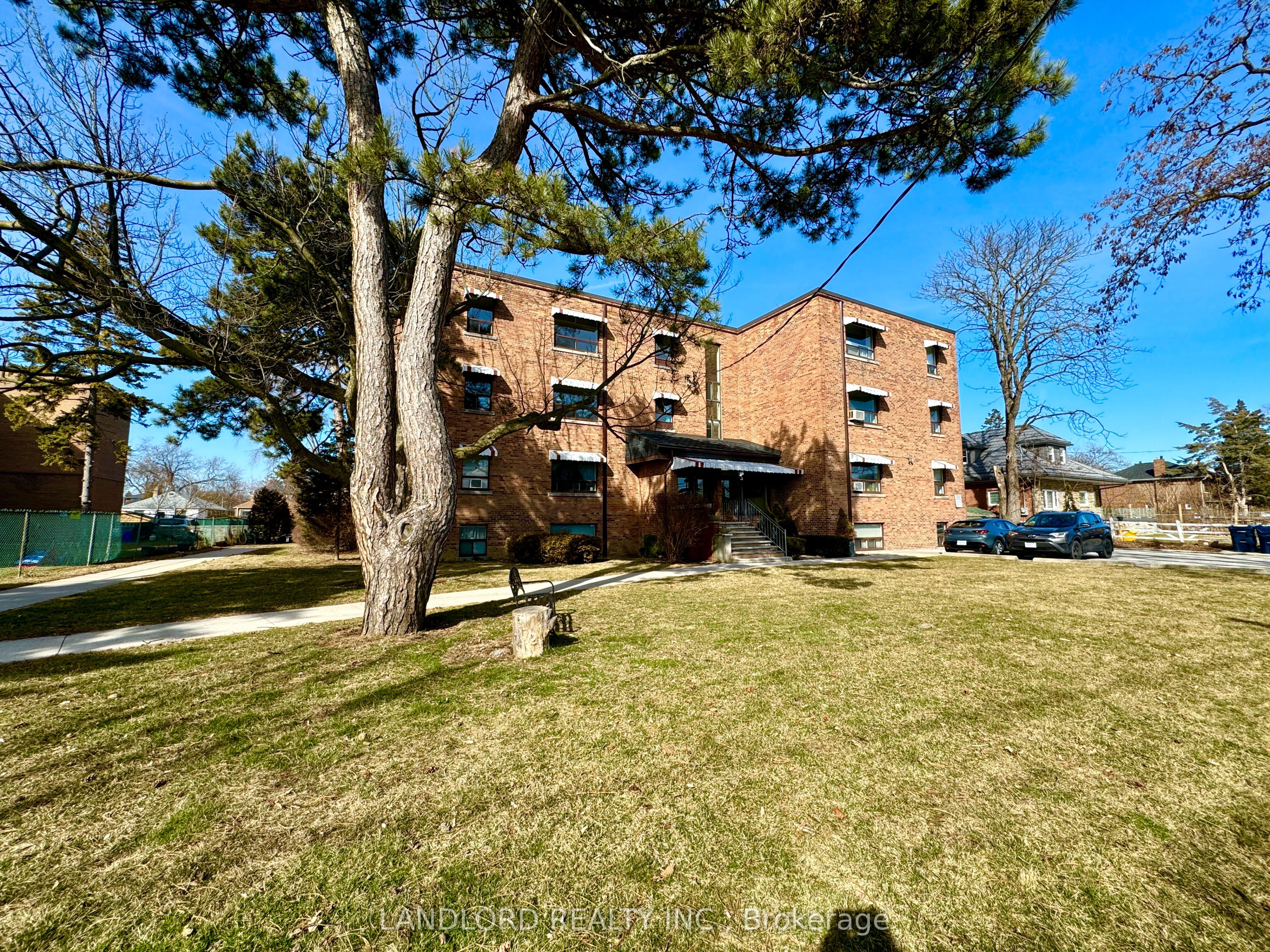 2696 Lake Shore Boulevard W 5 Property Photo 16