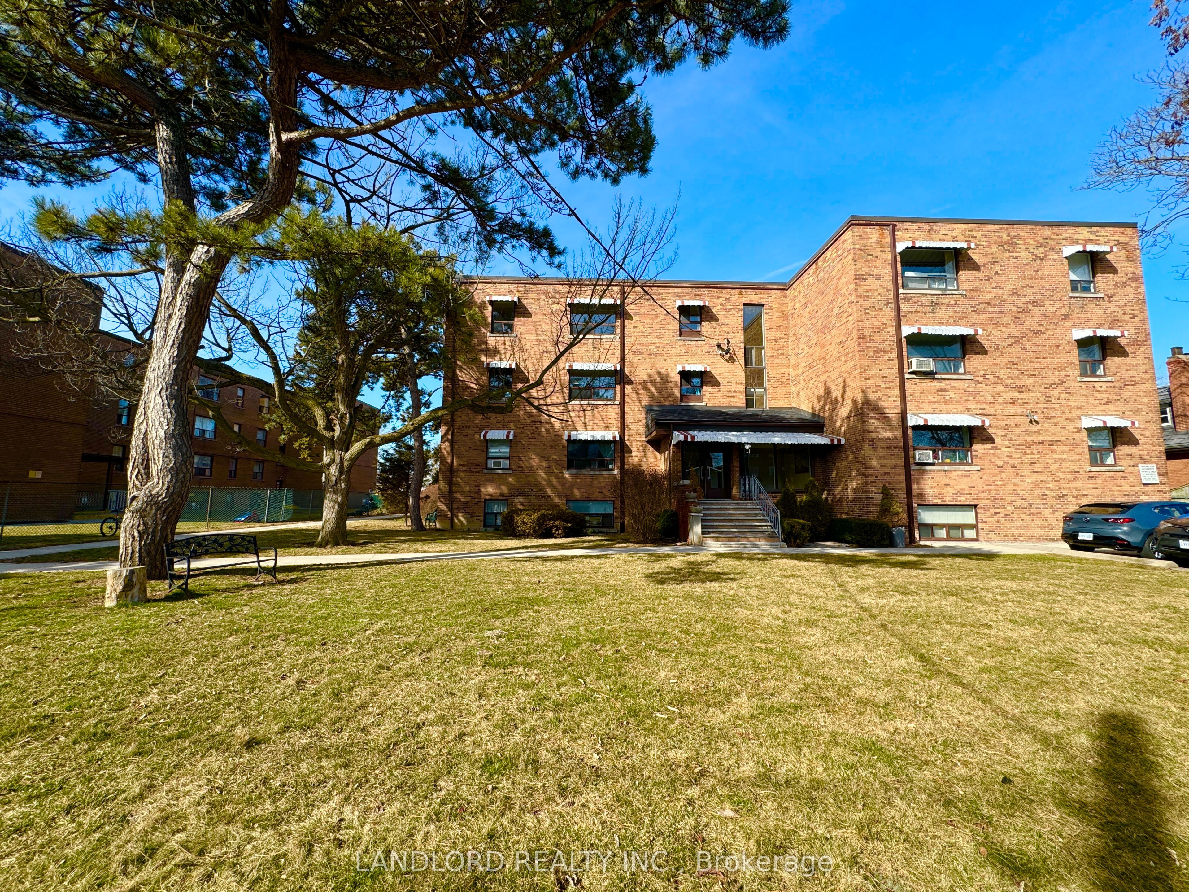 2696 Lake Shore Boulevard W 5 Property Photo 17