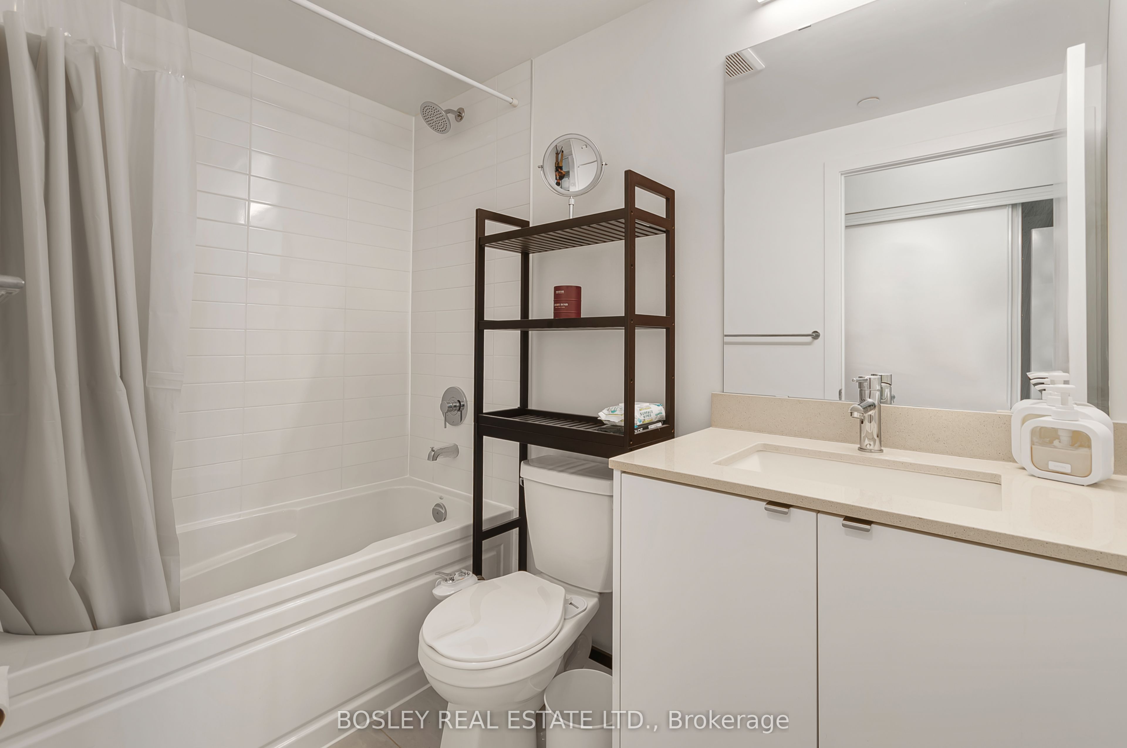 3200 Dakota Common B - 315 Property Photo 16