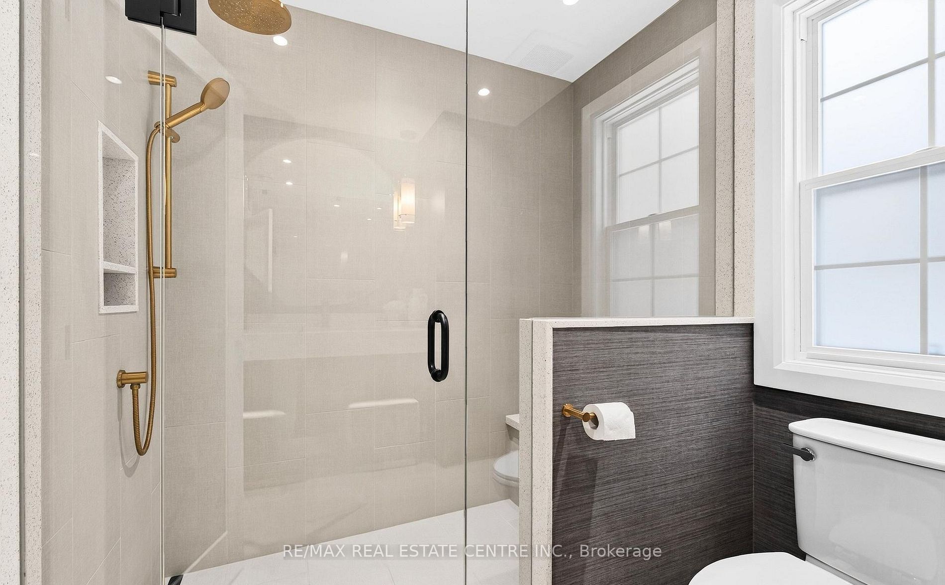 582 Cedar Avenue Property Photo 23