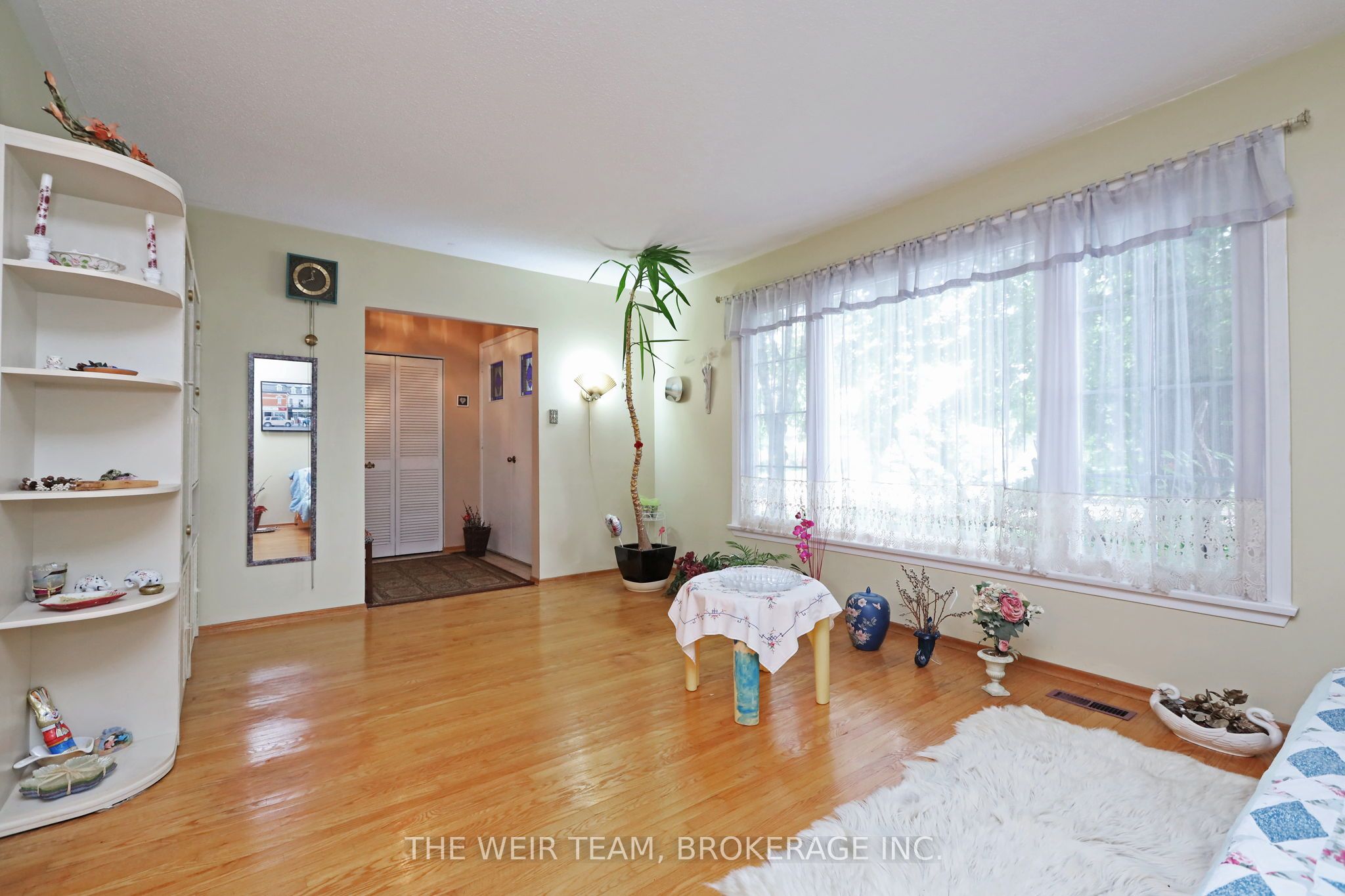 1577 Otterby Road Property Photo 6