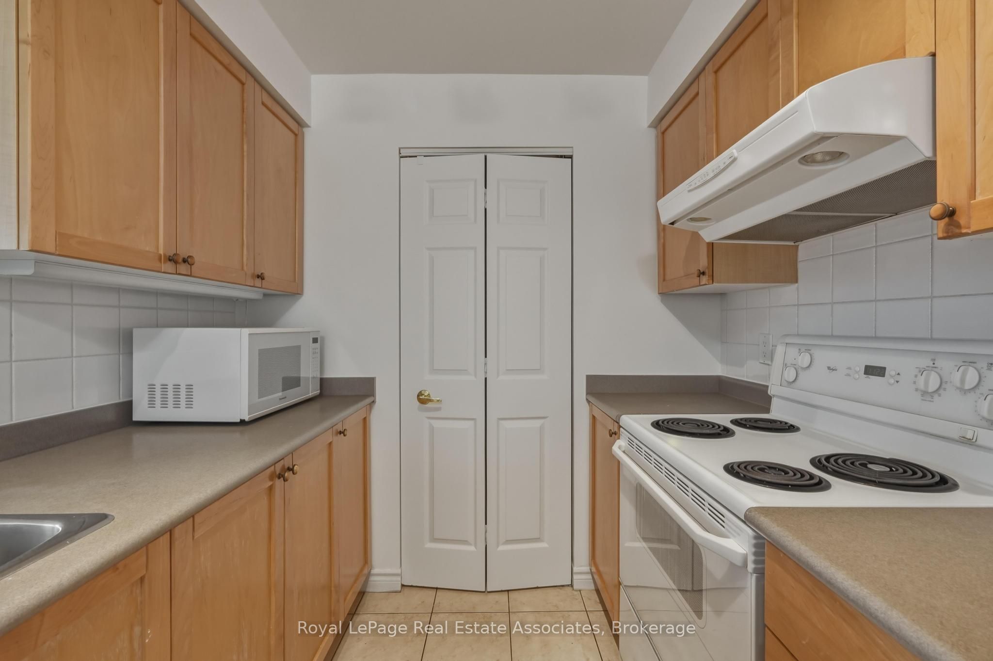 55 Strathaven Drive 1202 Property Photo 5