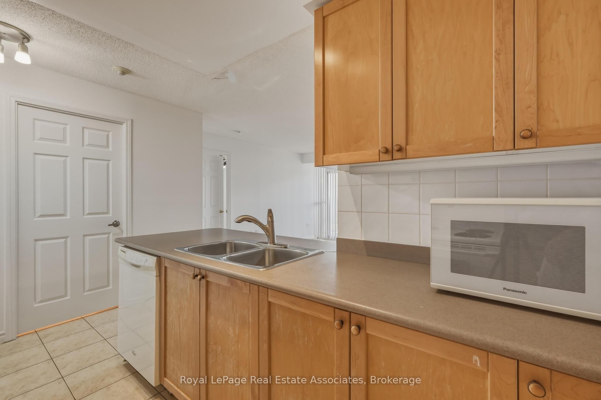 55 Strathaven Drive 1202 Property Photo 6