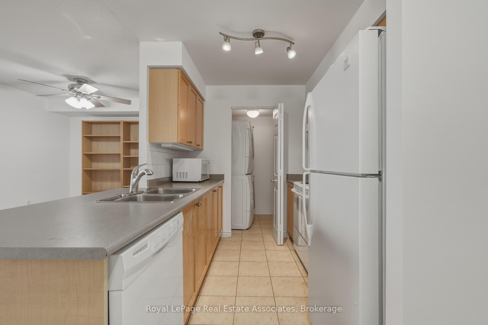 55 Strathaven Drive 1202 Property Photo 7