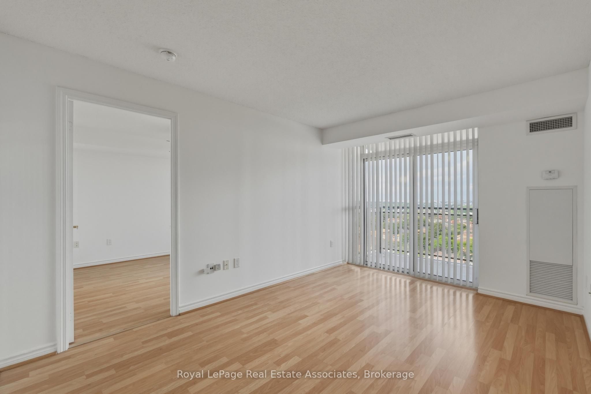 55 Strathaven Drive 1202 Property Photo 9