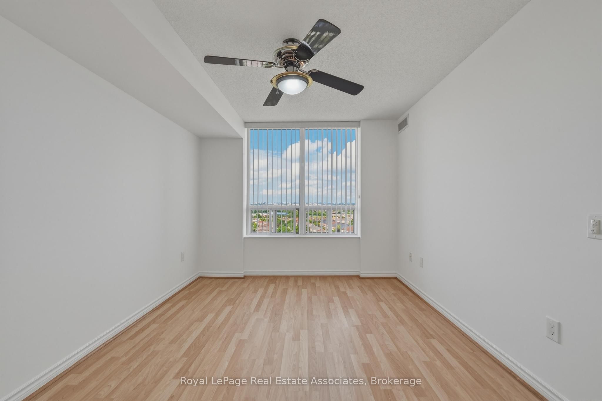55 Strathaven Drive 1202 Property Photo 19