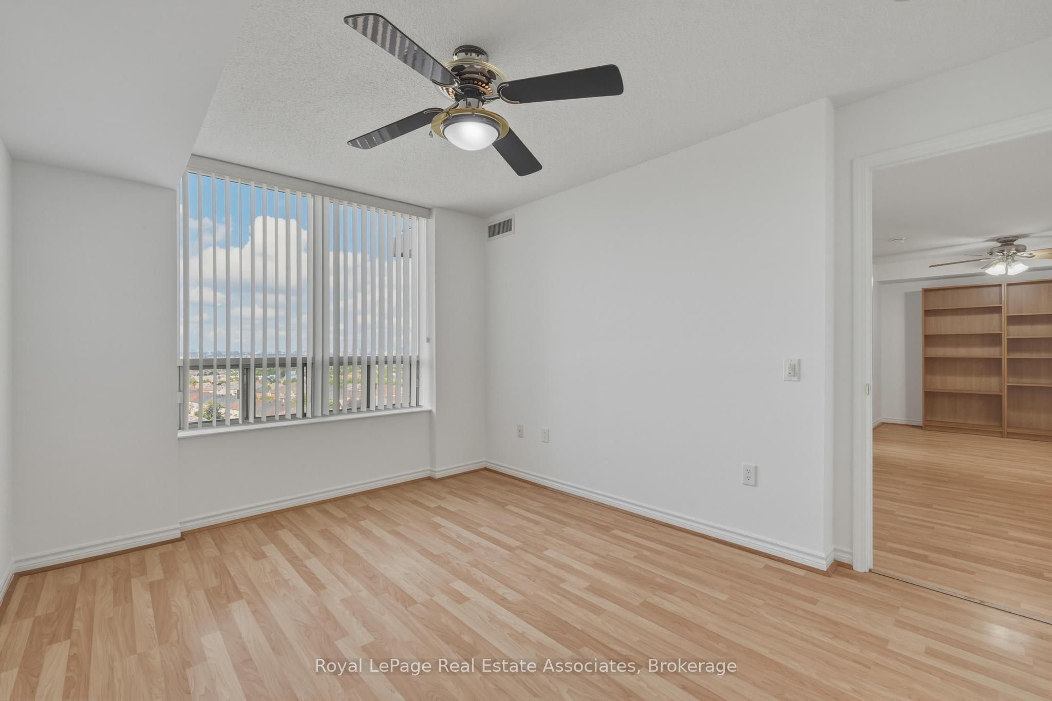 55 Strathaven Drive 1202 Property Photo 22