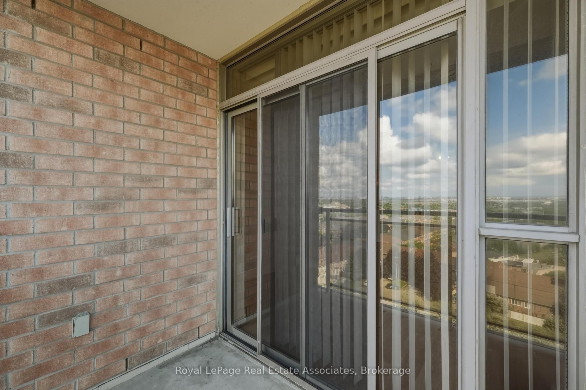 55 Strathaven Drive 1202 Property Photo 29