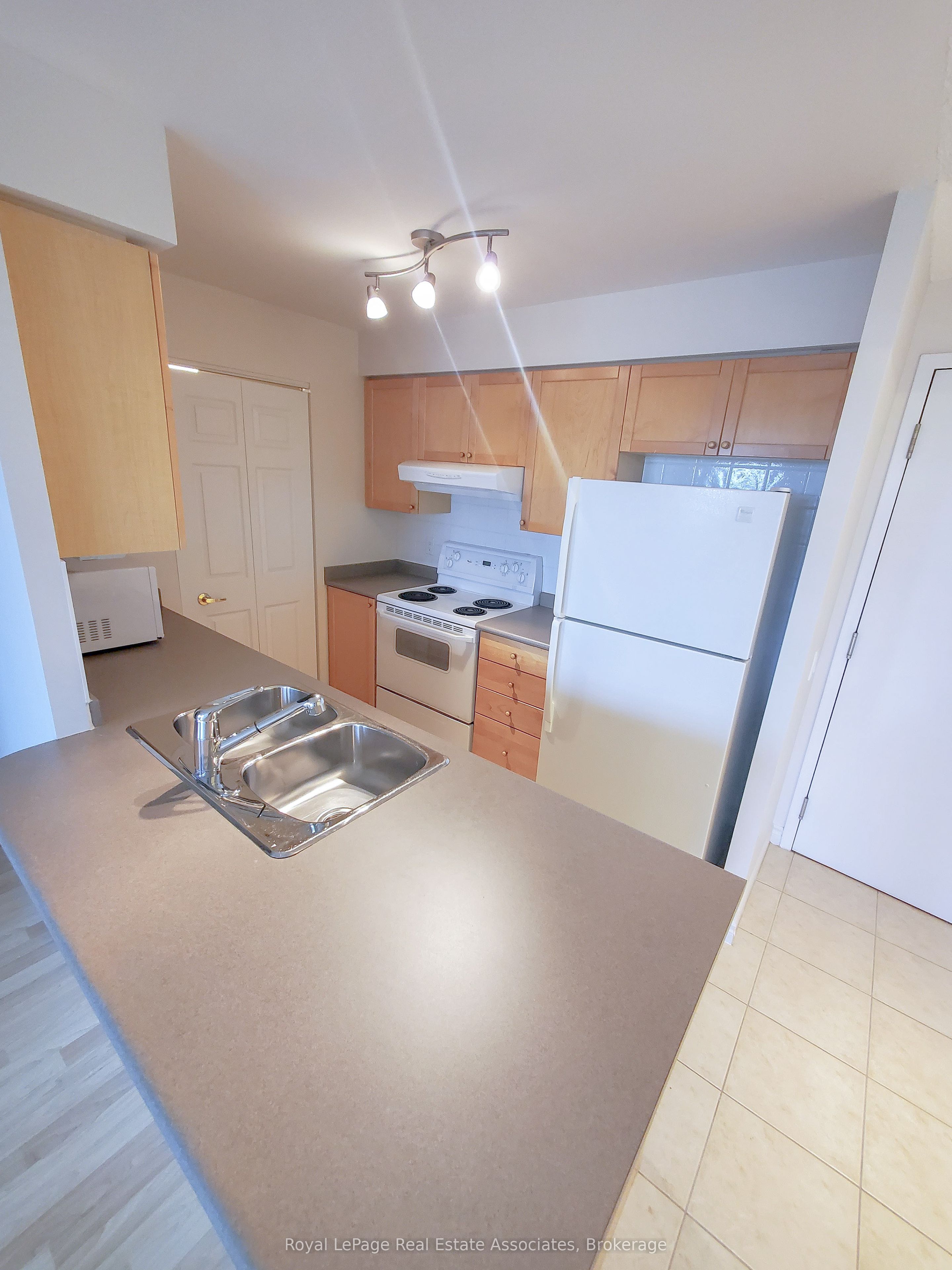 55 Strathaven Drive 1202 Property Photo 32