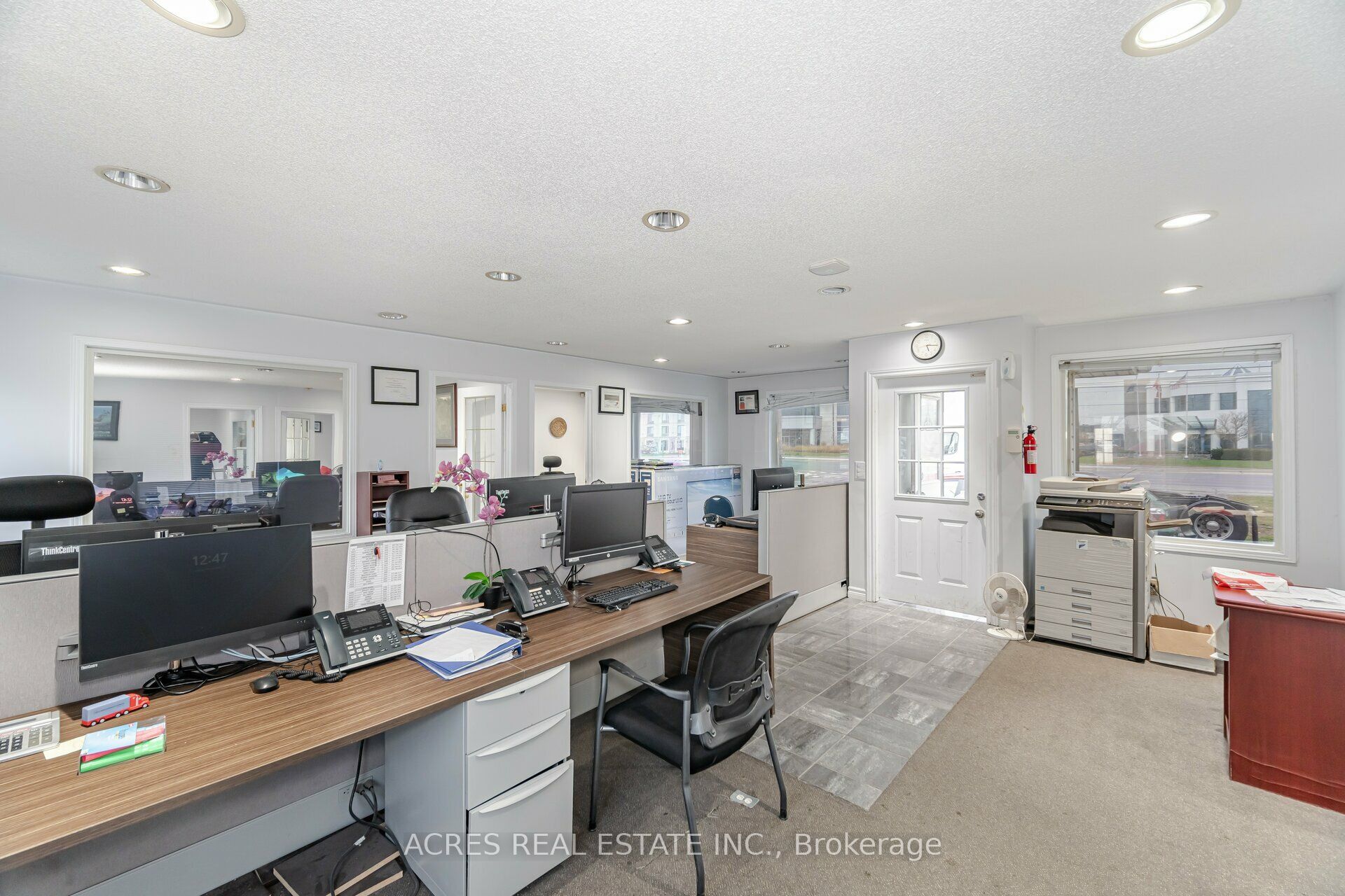 140-160 Derry Road E Property Photo 15