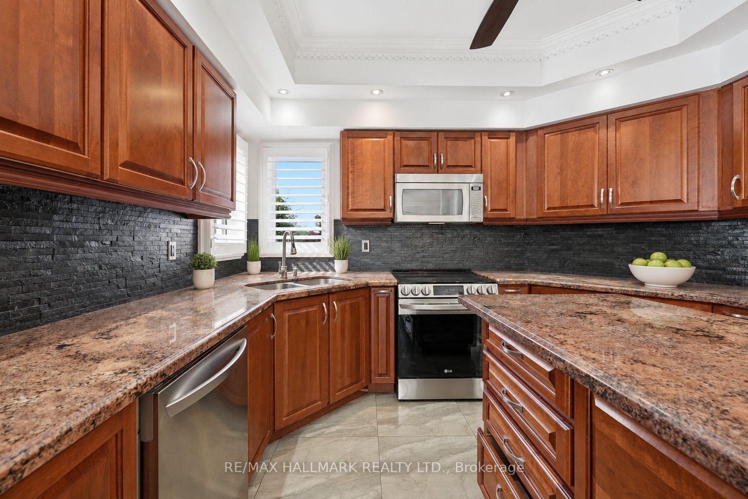 2013 Rosemount Crescent Property Photo 13