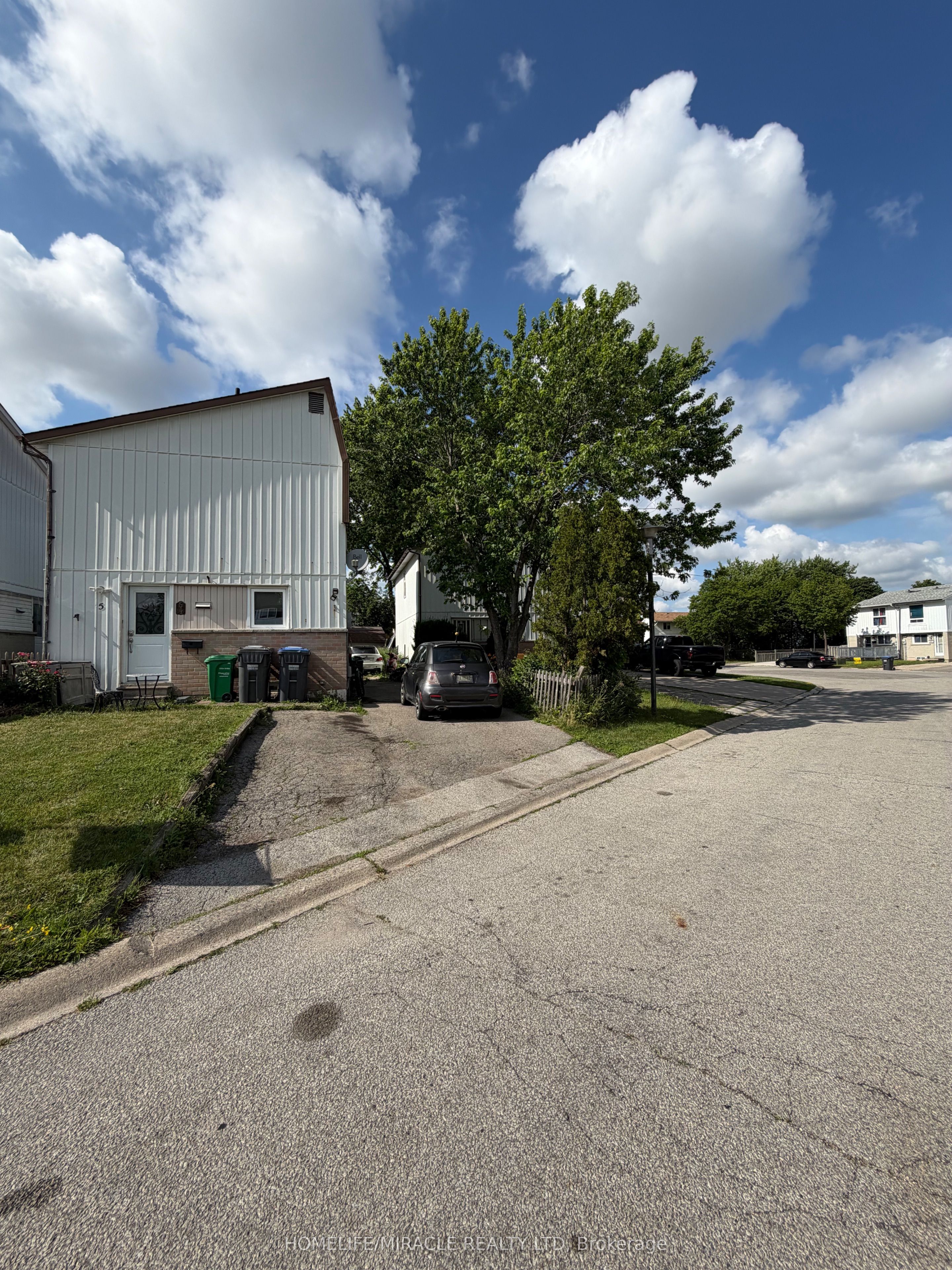 5 Glencairn Square Property Photo 1