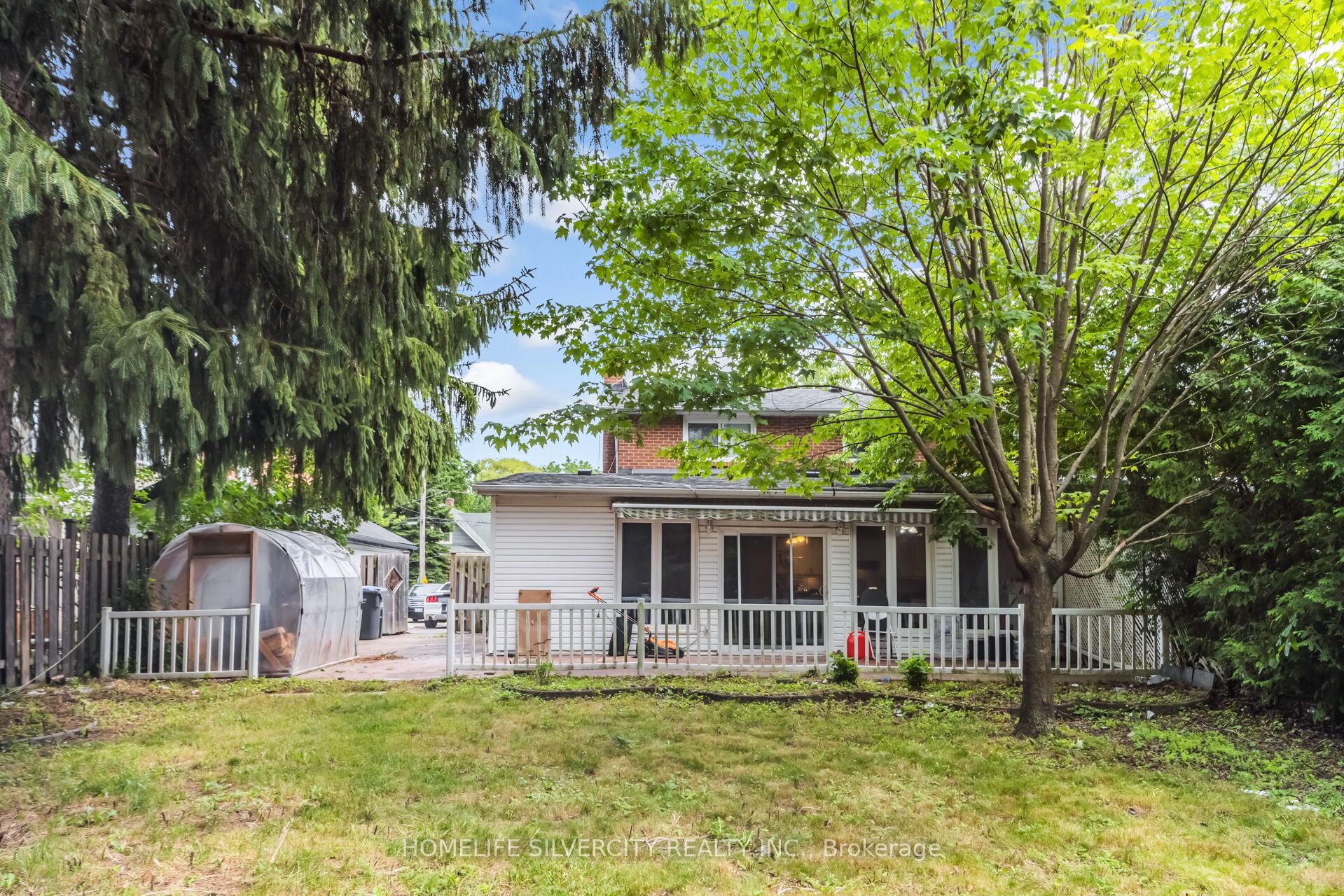 62 Rosedale Avenue W Property Photo 1